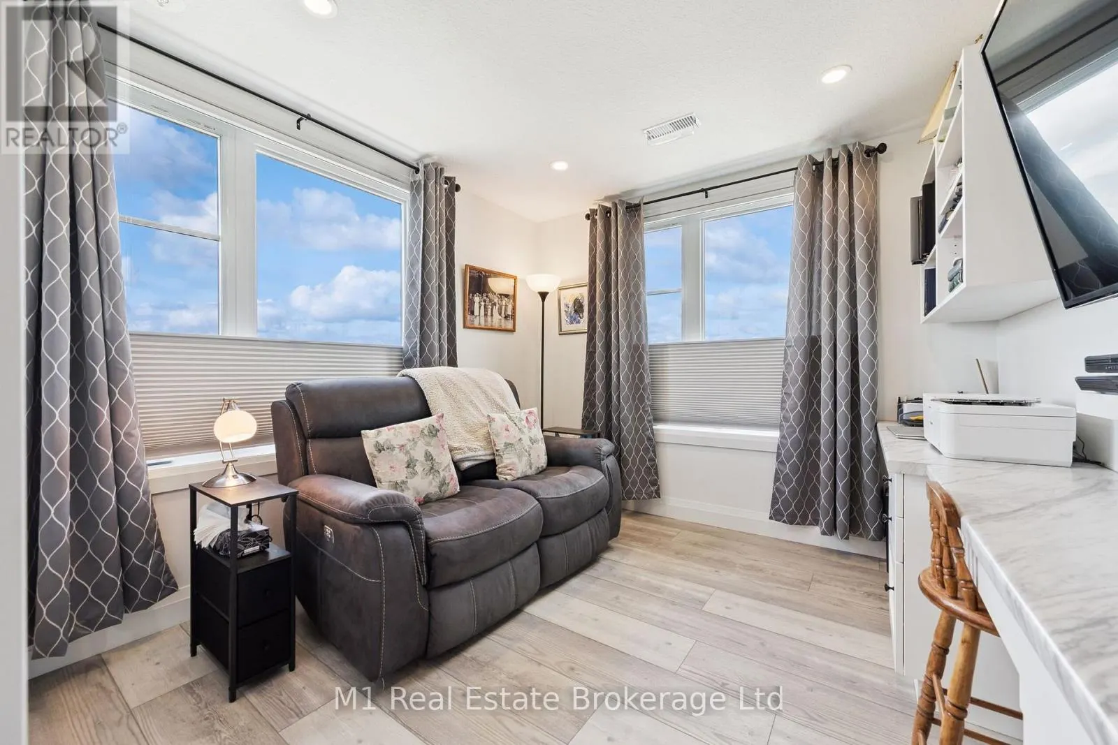 411 - 99B FARLEY ROAD #411