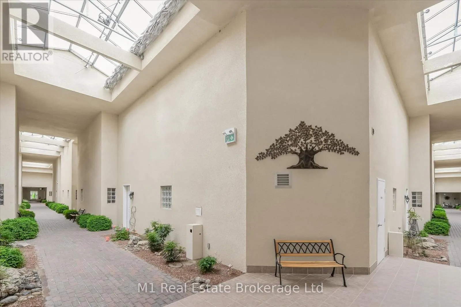 104 - 760 WOODHILL DRIVE #104