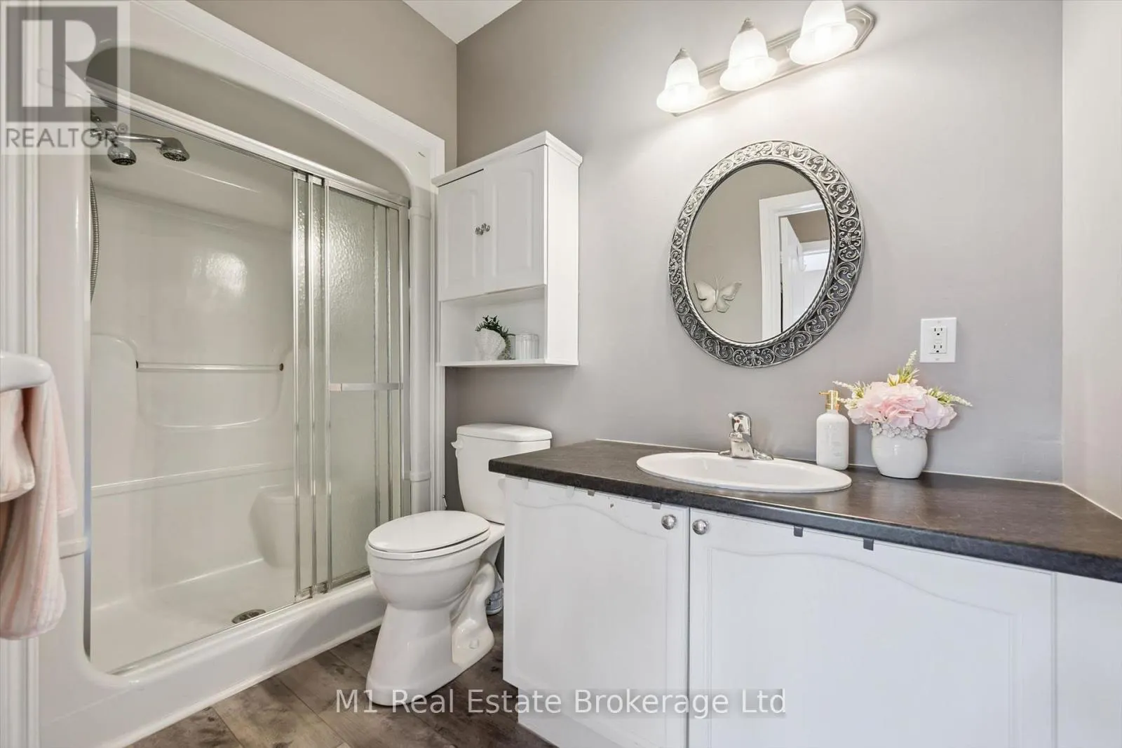104 - 760 WOODHILL DRIVE #104
