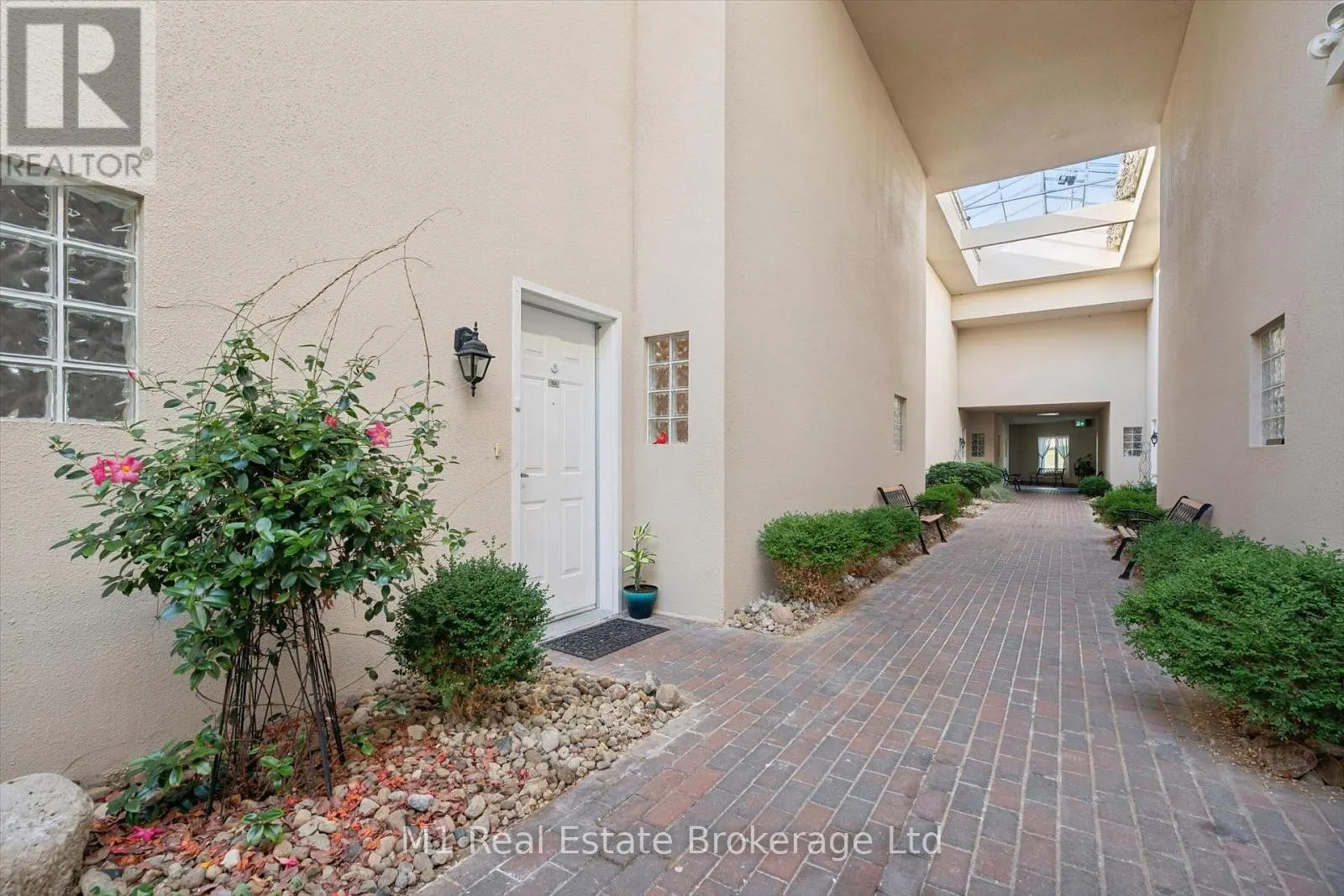 104 - 760 WOODHILL DRIVE #104