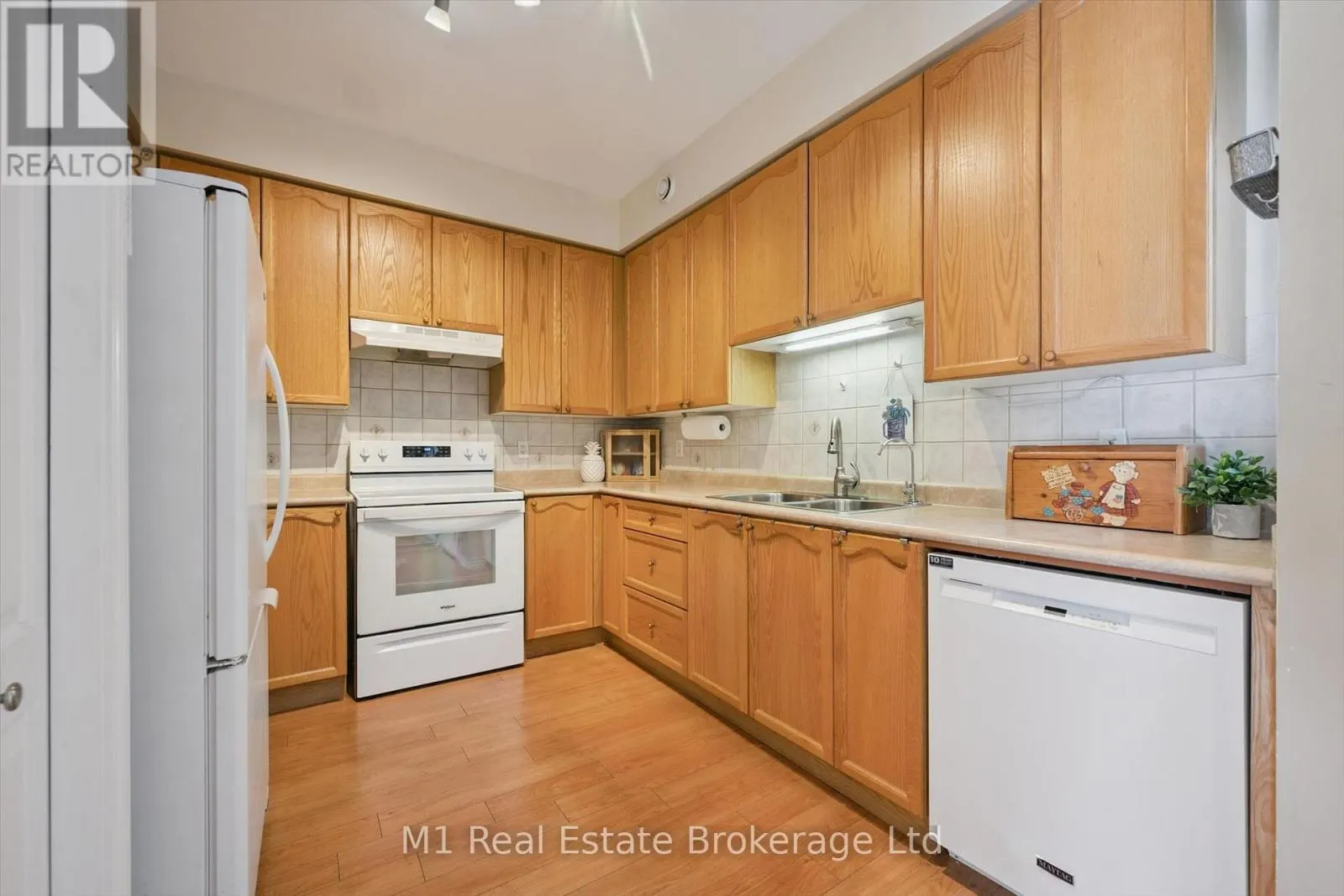 104 - 760 WOODHILL DRIVE #104