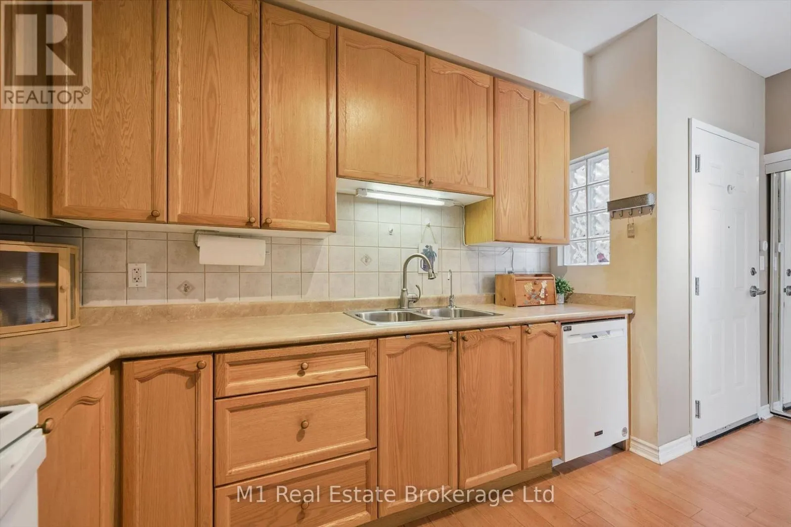 104 - 760 WOODHILL DRIVE #104