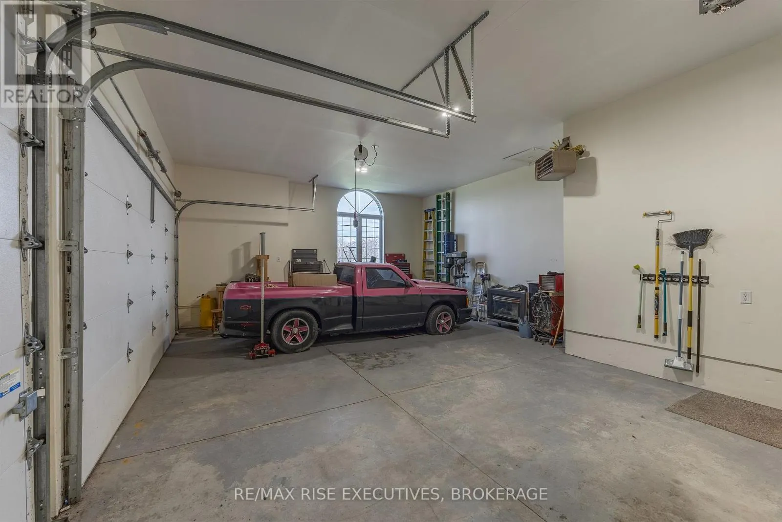 255 GOOD FRIEND DRIVE