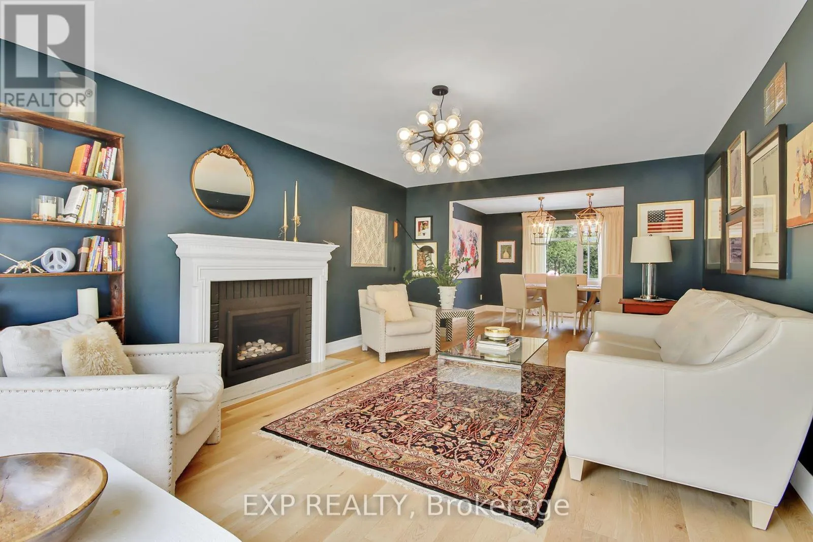 895 DRESDEN CRESCENT