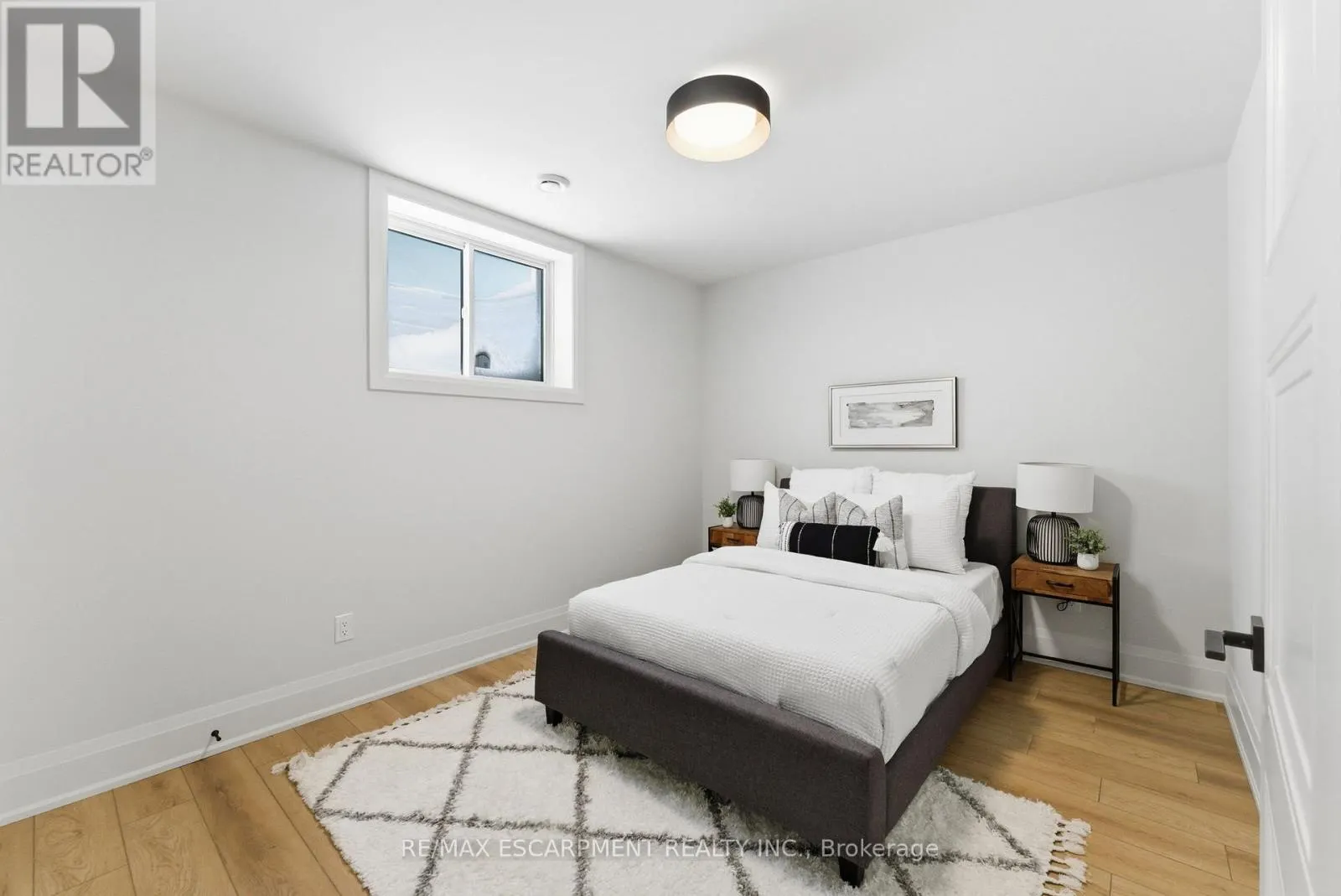 15 OAKLEY DRIVE