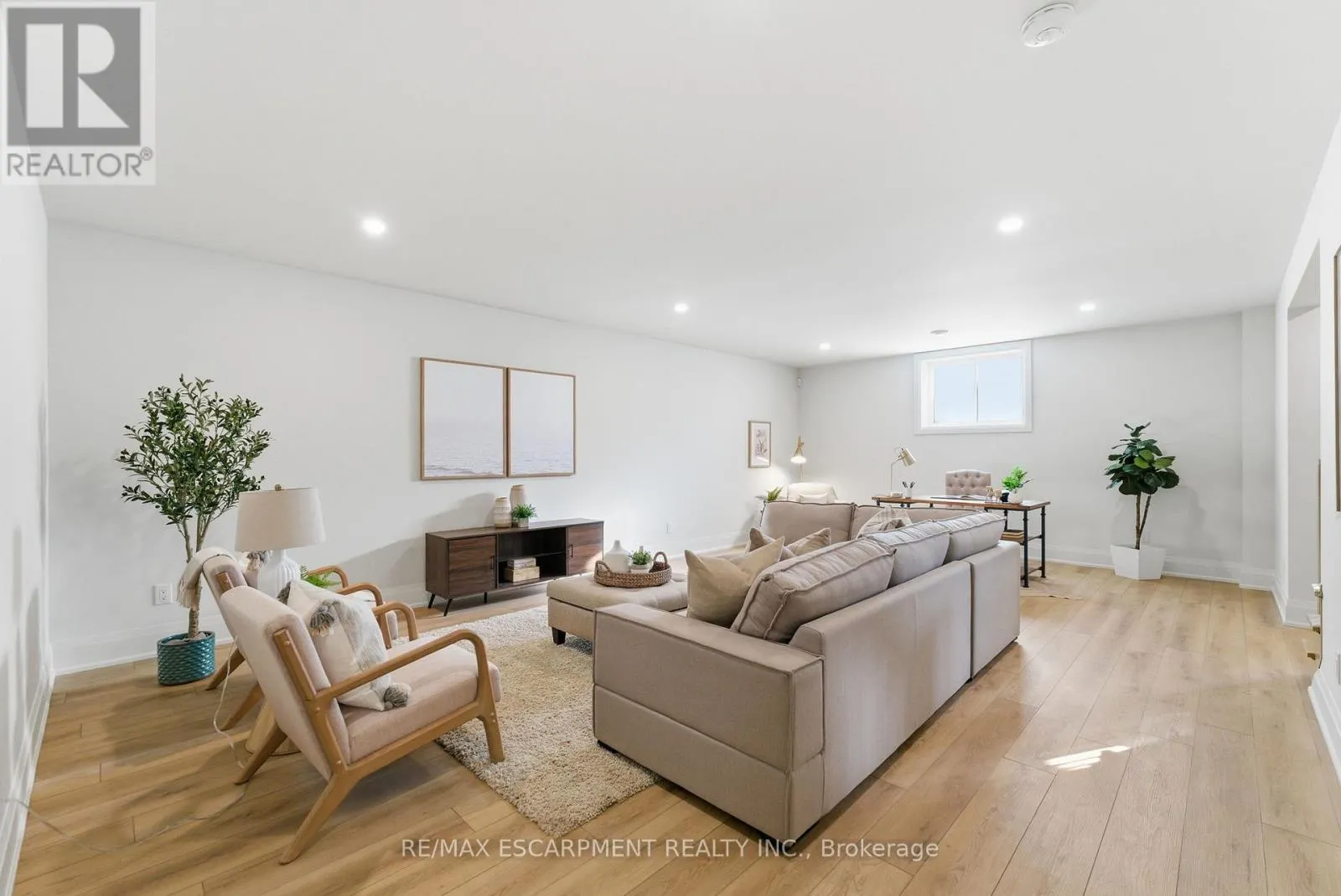 15 OAKLEY DRIVE