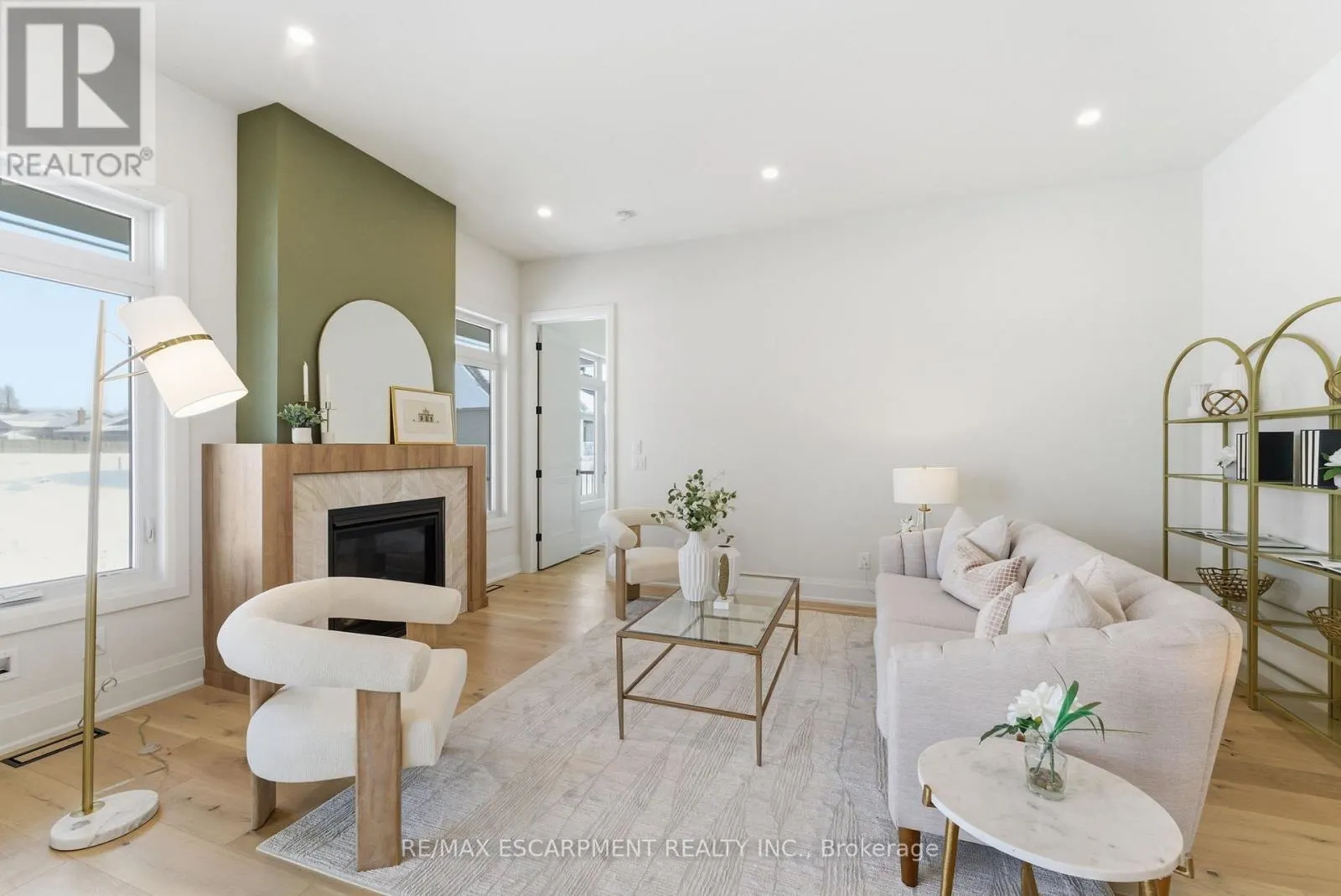 15 OAKLEY DRIVE