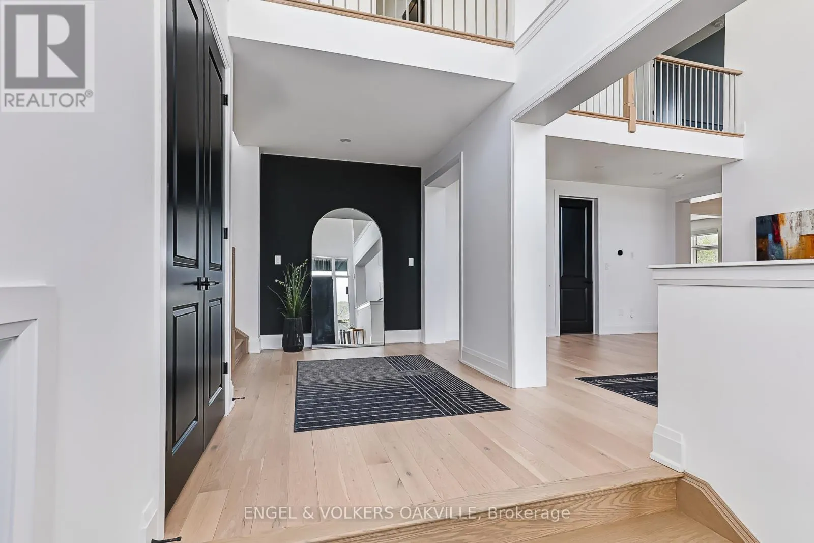 117 STONELEIGH DRIVE