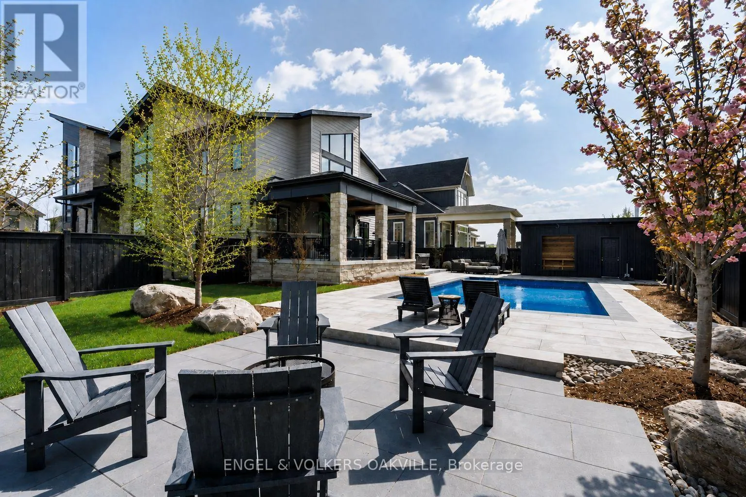 117 STONELEIGH DRIVE