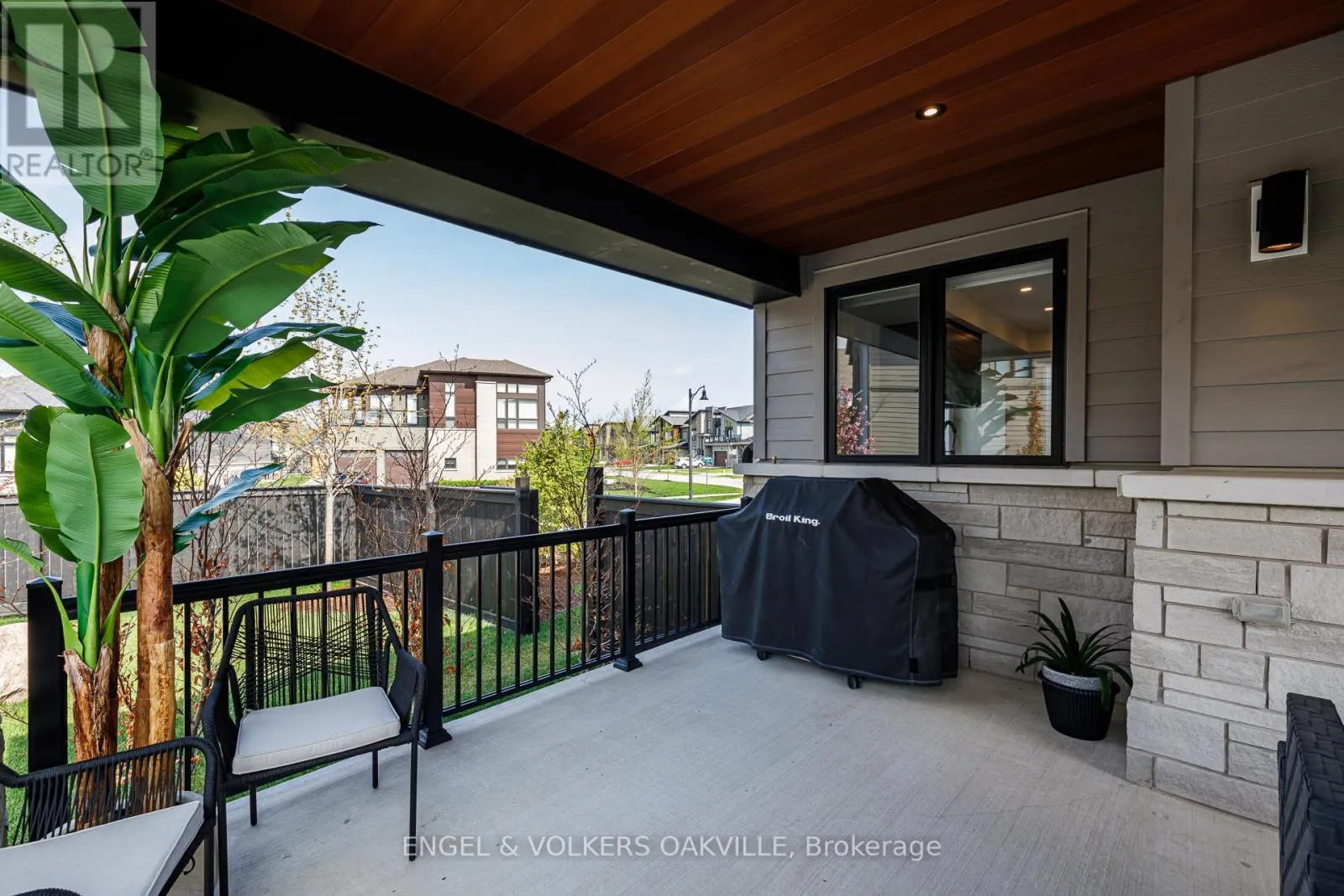 117 STONELEIGH DRIVE