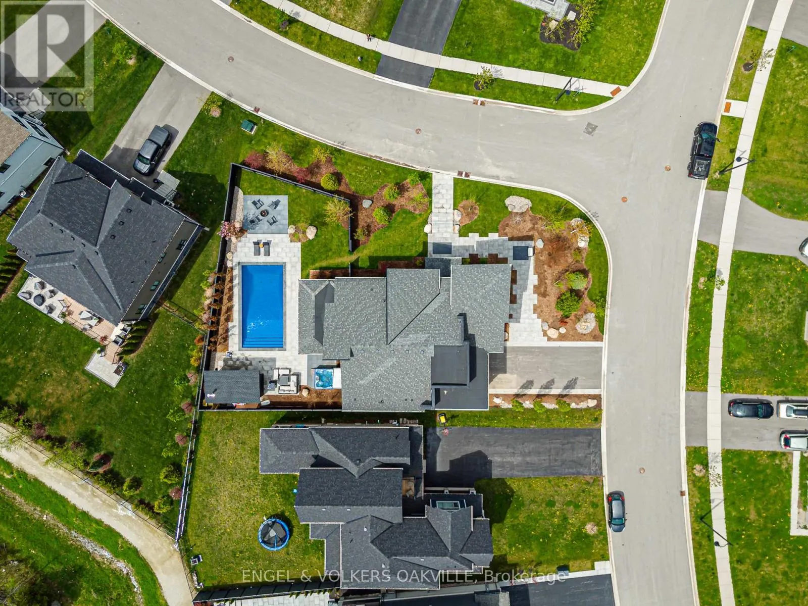 117 STONELEIGH DRIVE