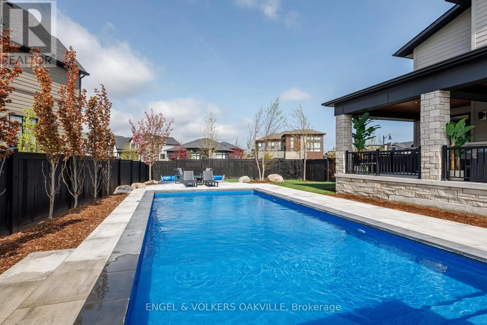 117 STONELEIGH DRIVE