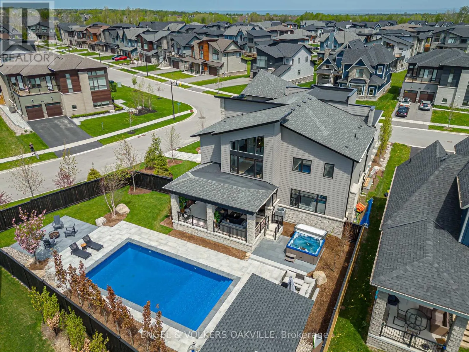 117 STONELEIGH DRIVE
