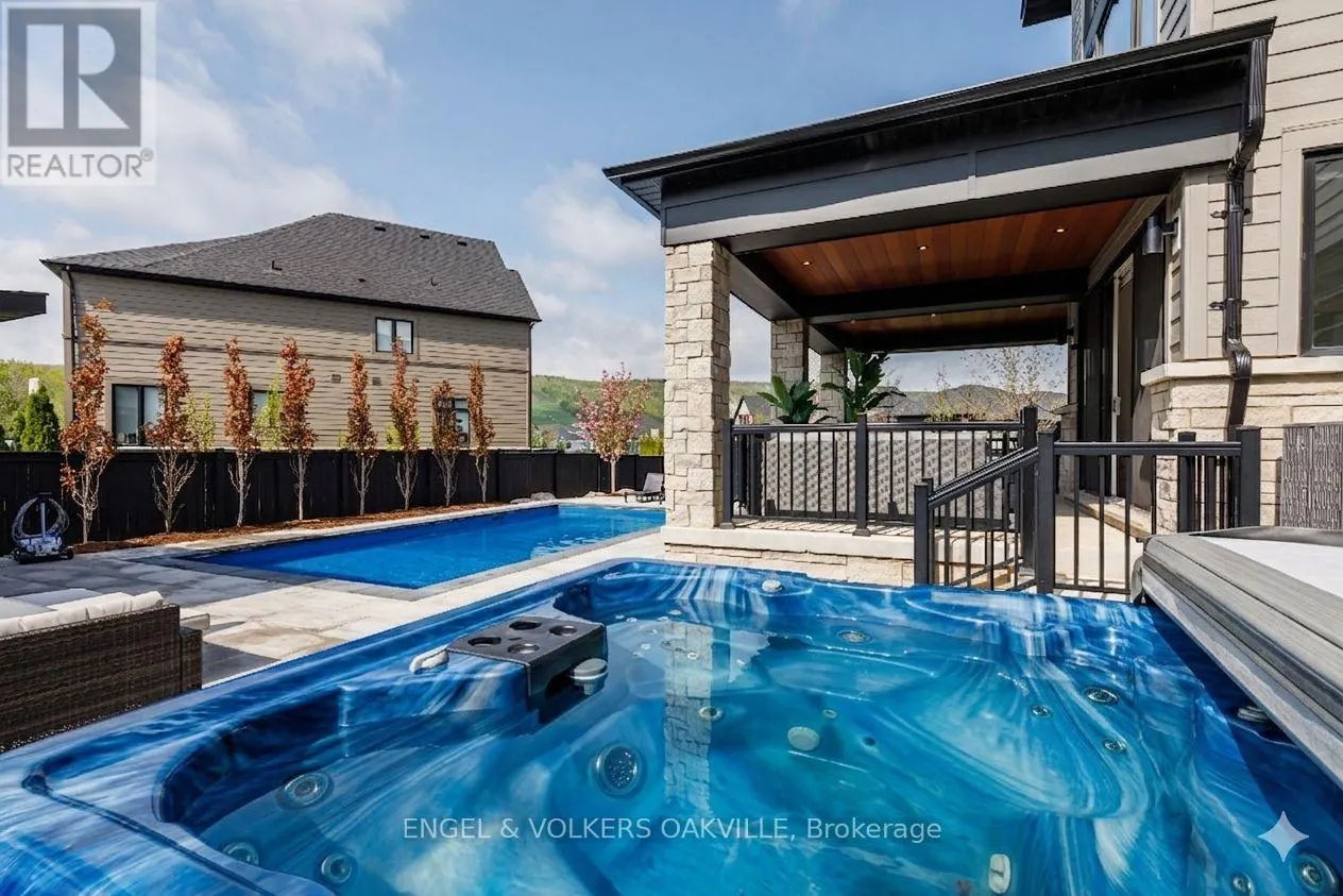 117 STONELEIGH DRIVE
