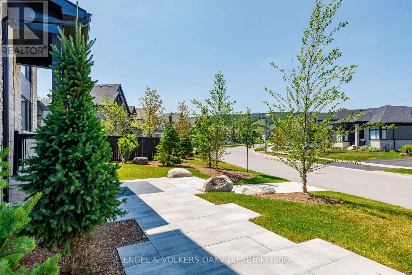 117 STONELEIGH DRIVE