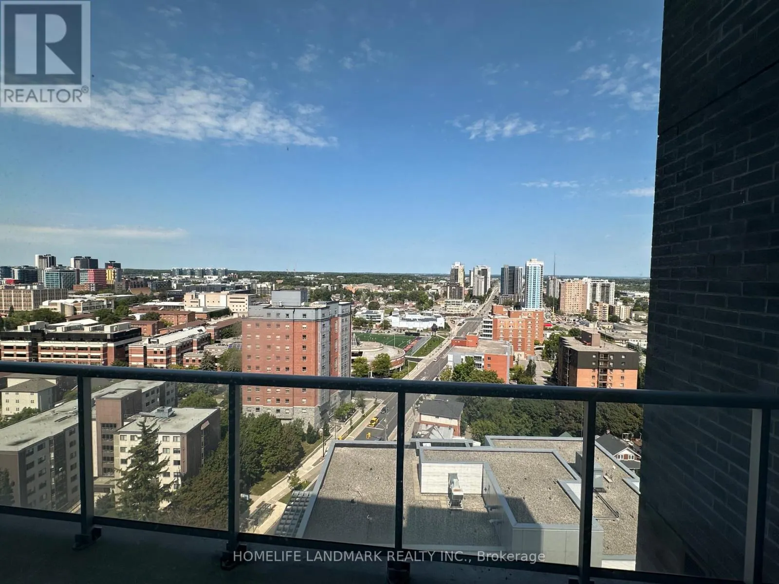 2004 - 158 KING STREET N