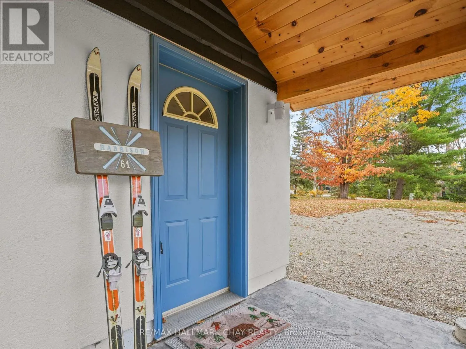 61 PINE RIVER CRESCENT