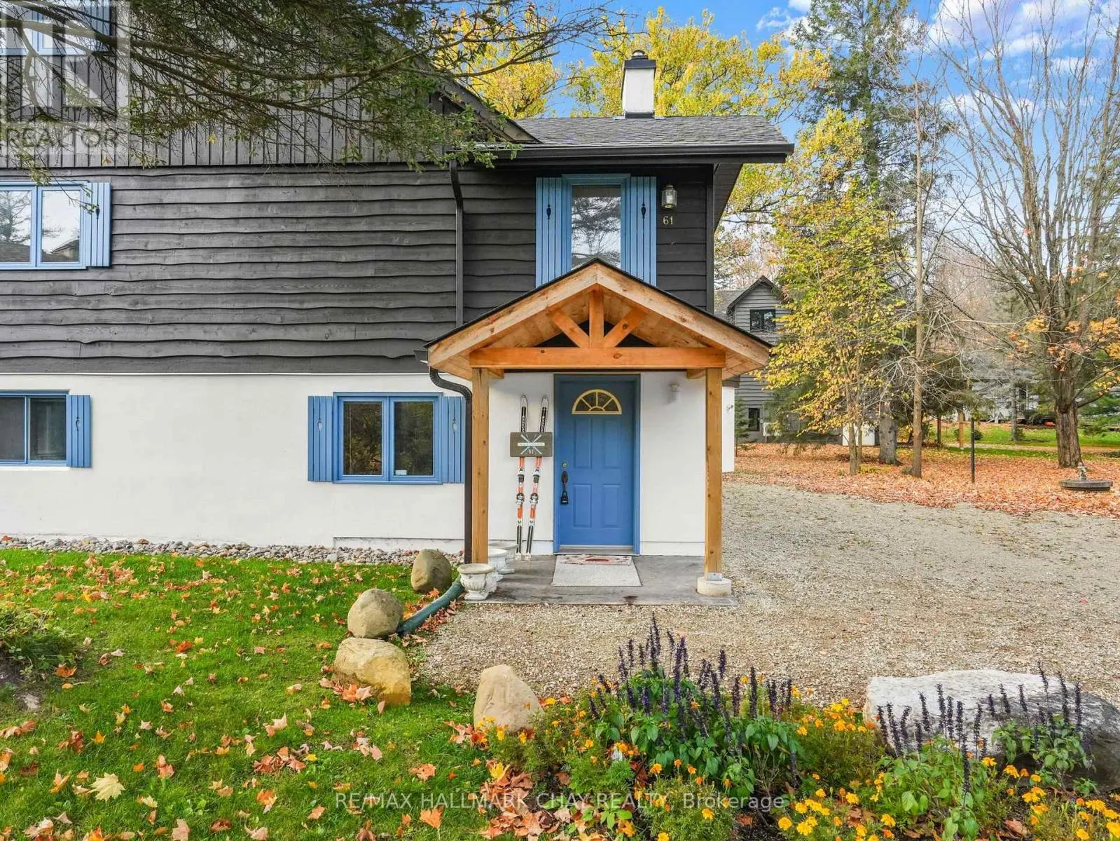 61 PINE RIVER CRESCENT