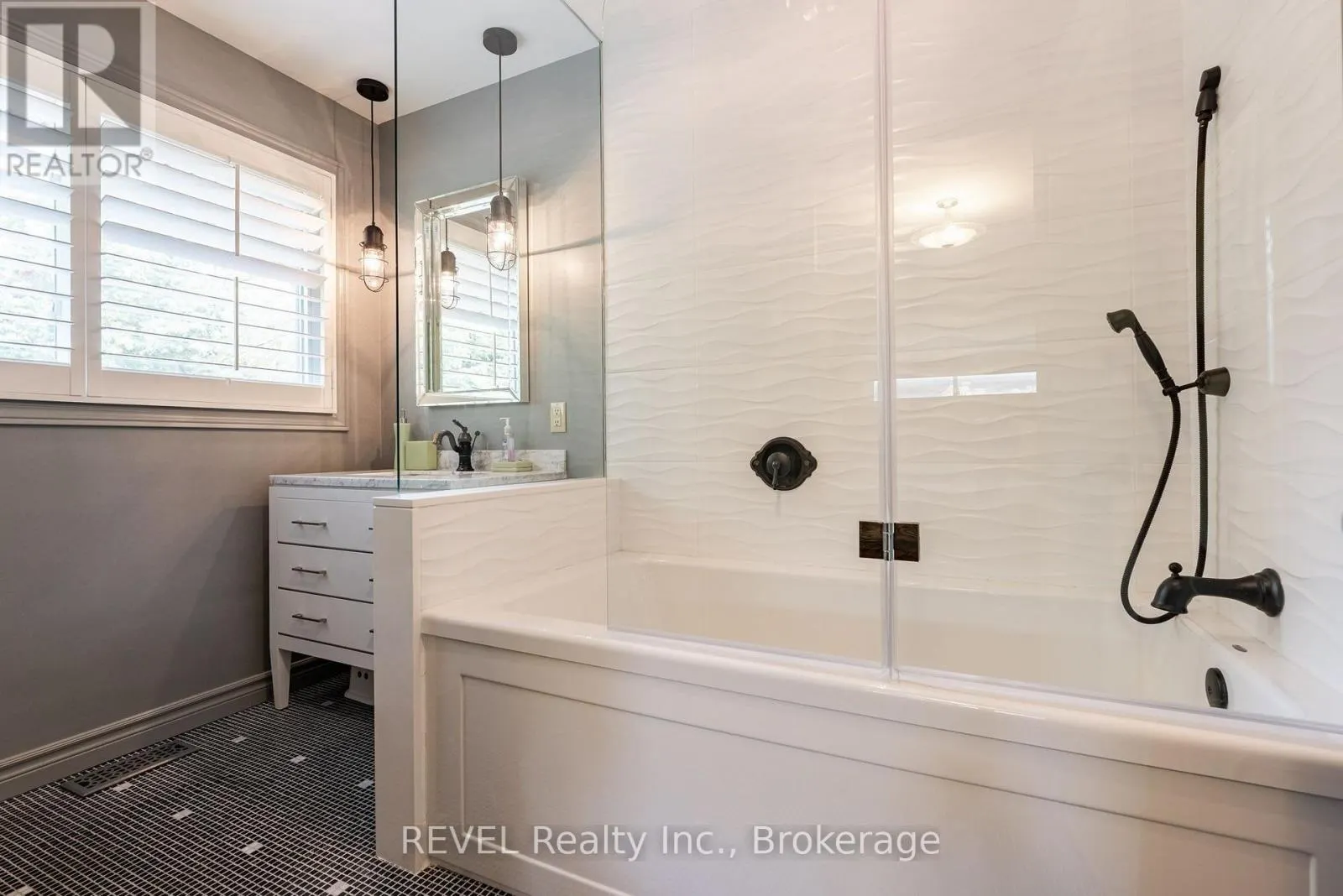 10417 LAKESHORE ROAD
