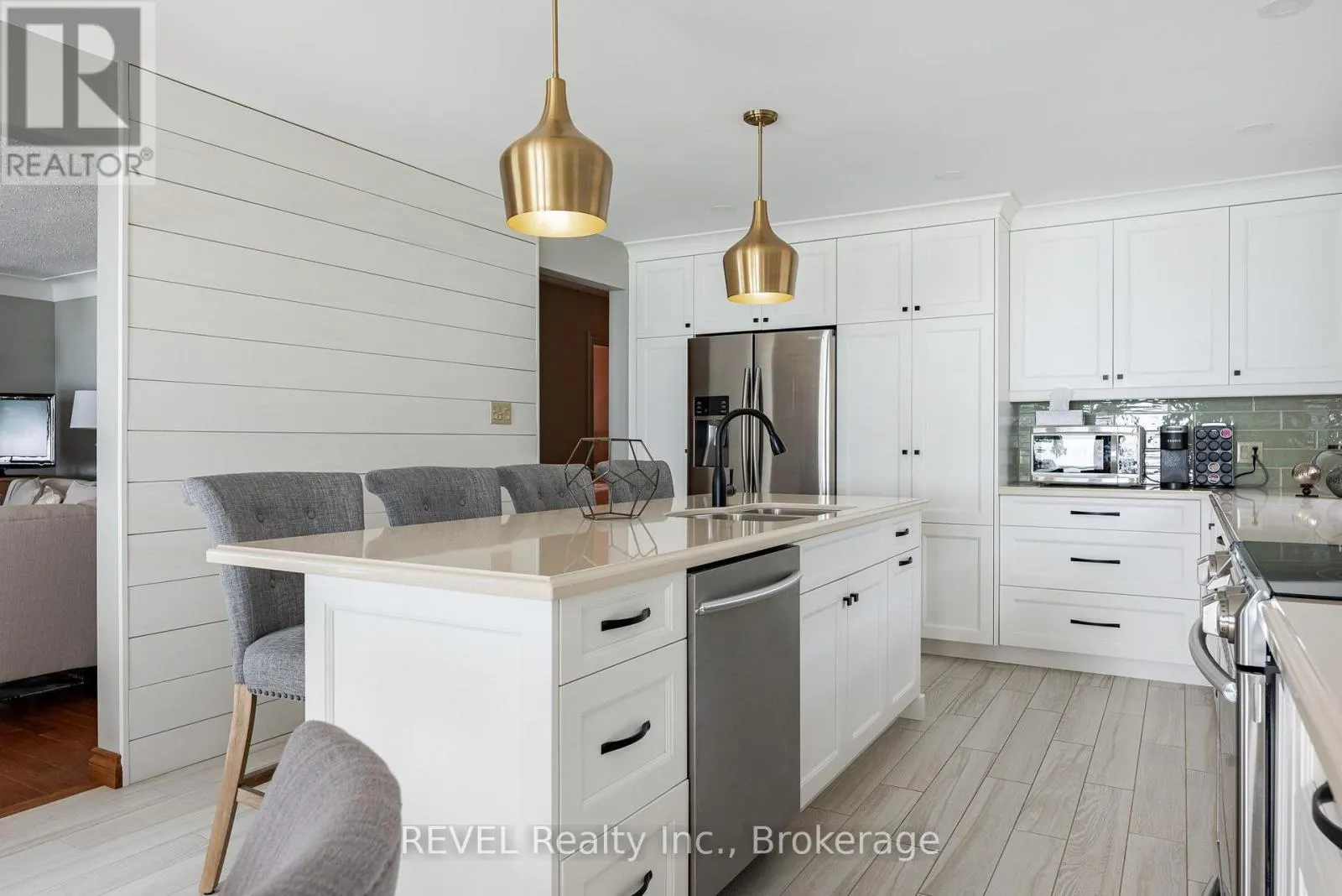10417 LAKESHORE ROAD