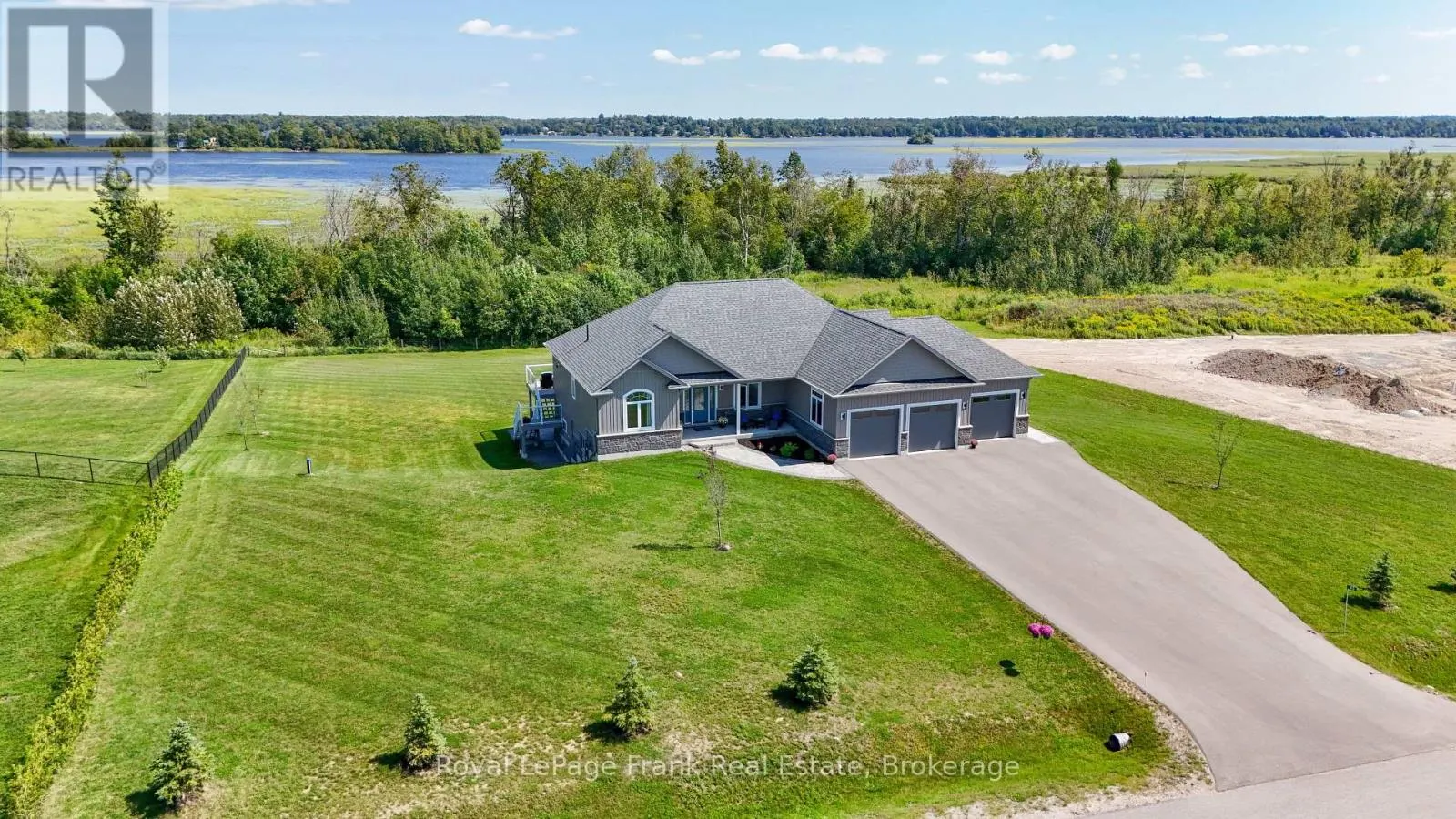 43 LAKEVIEW CRESCENT