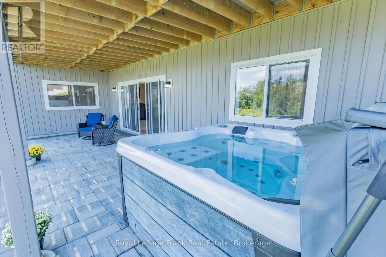43 LAKEVIEW CRESCENT