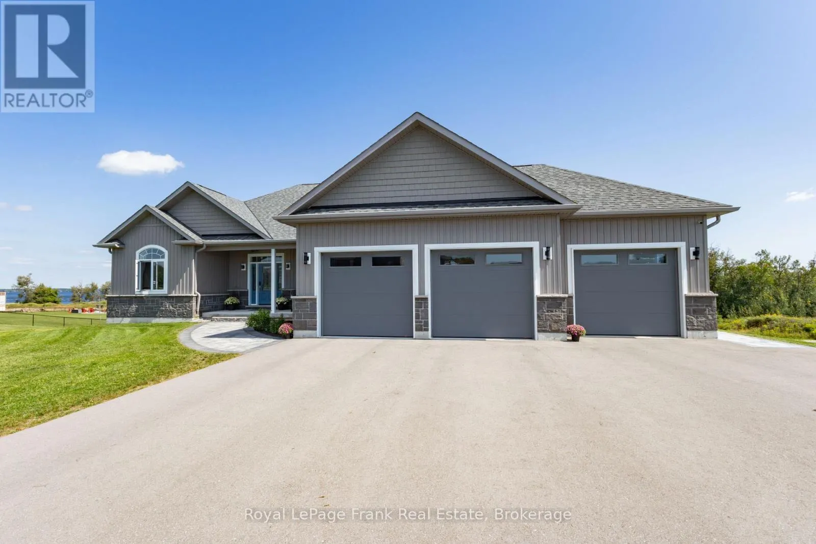 43 LAKEVIEW CRESCENT