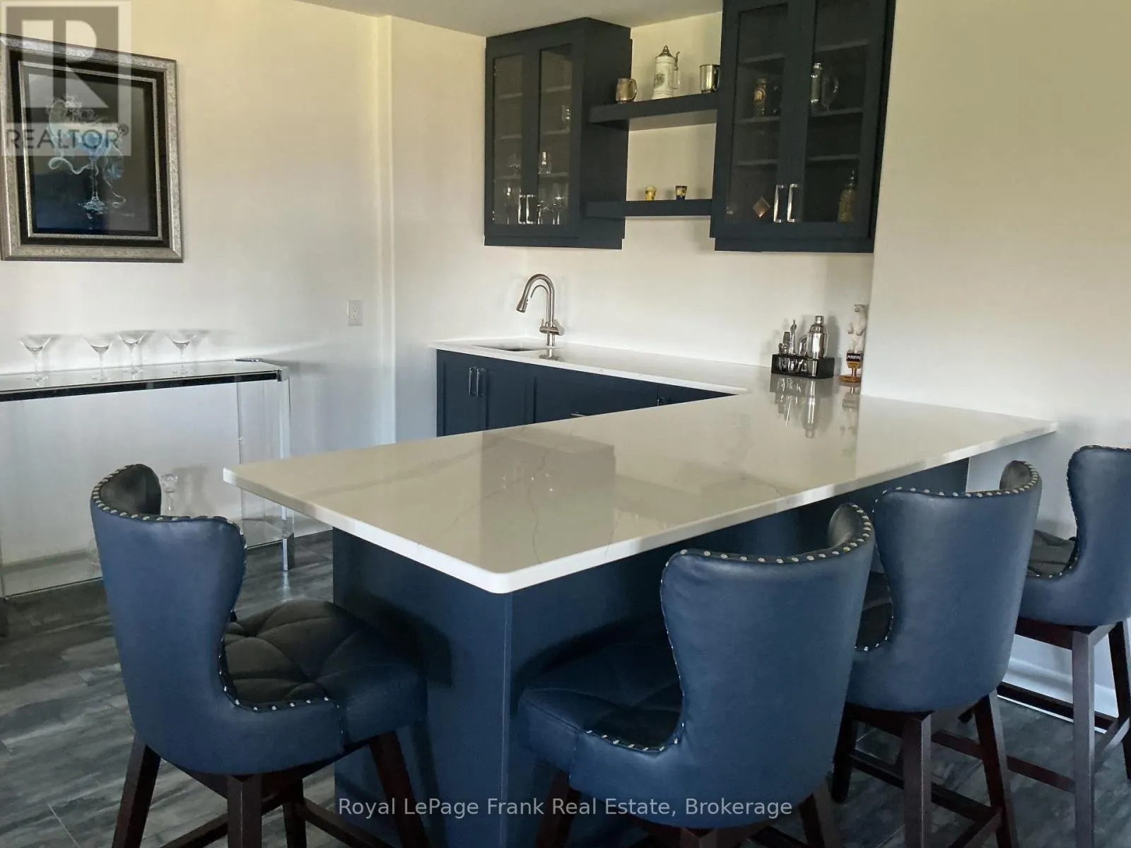 43 LAKEVIEW CRESCENT