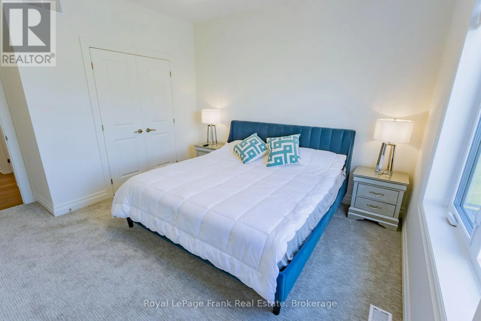 43 LAKEVIEW CRESCENT