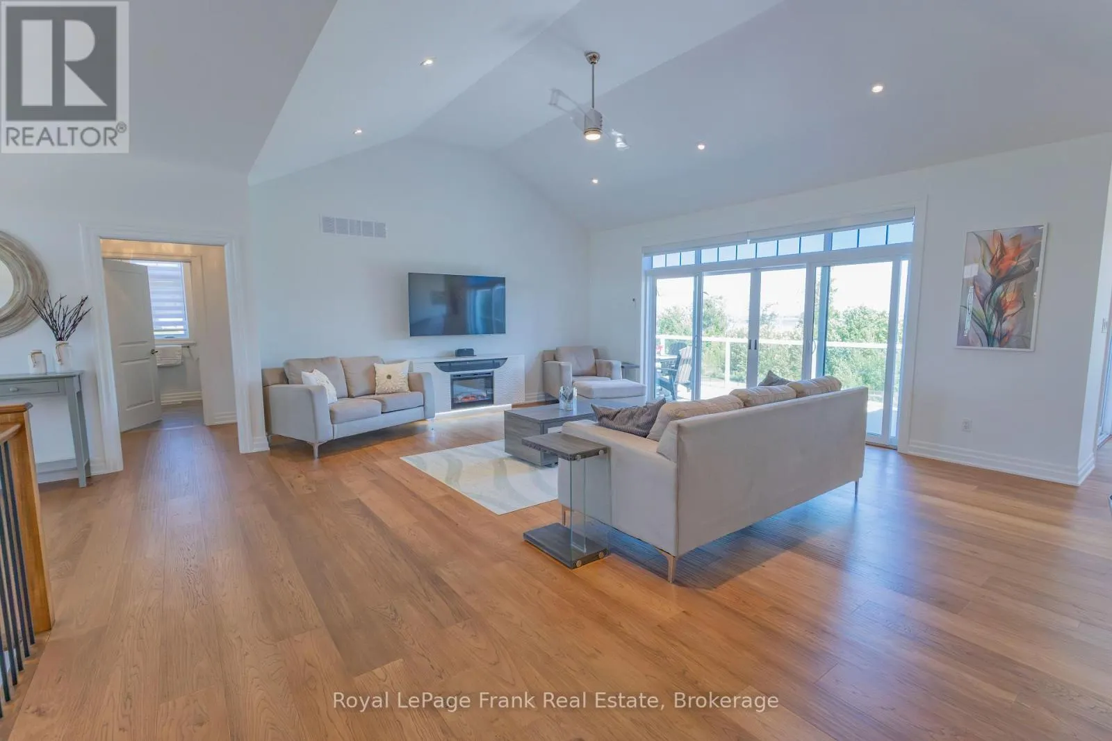43 LAKEVIEW CRESCENT