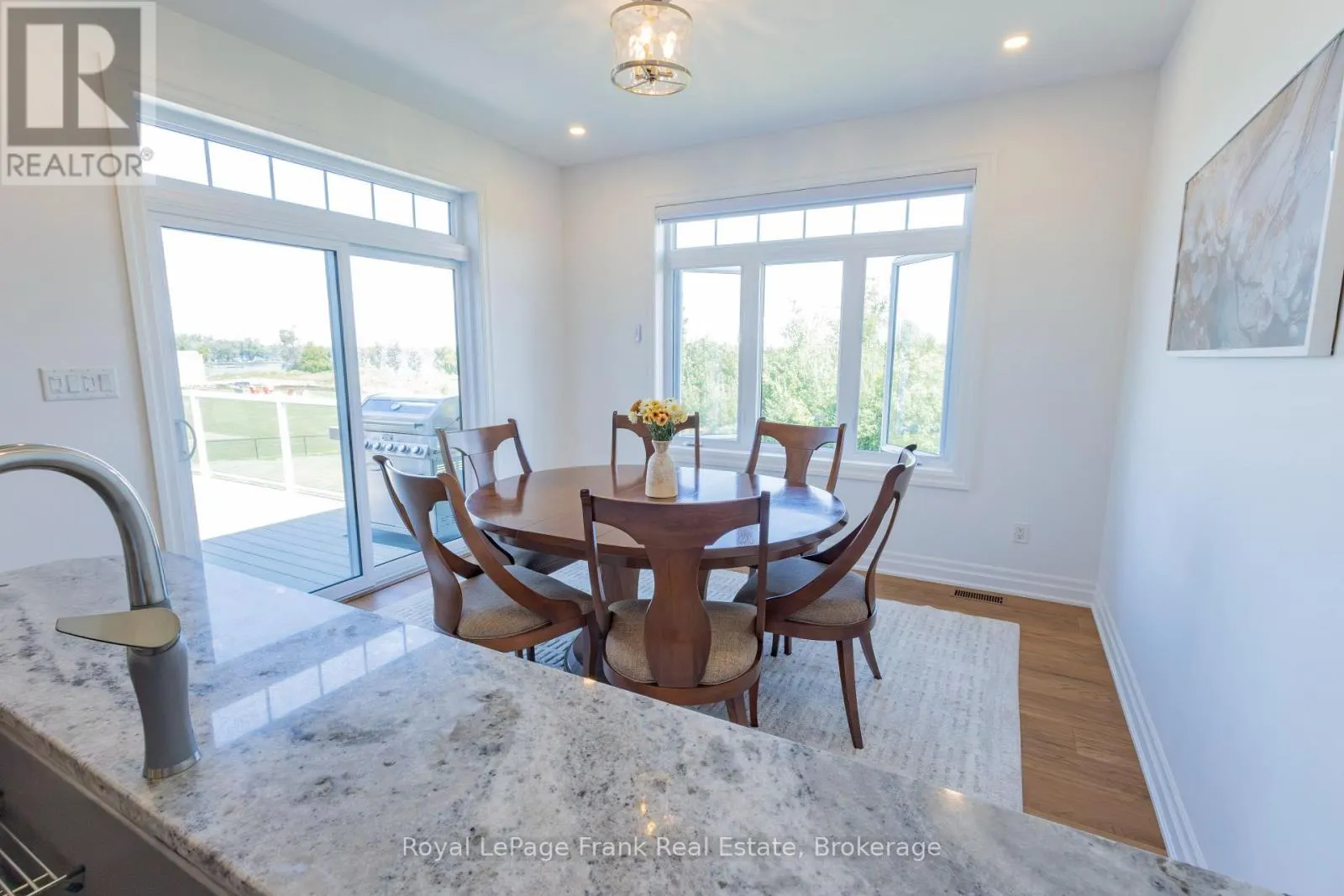 43 LAKEVIEW CRESCENT