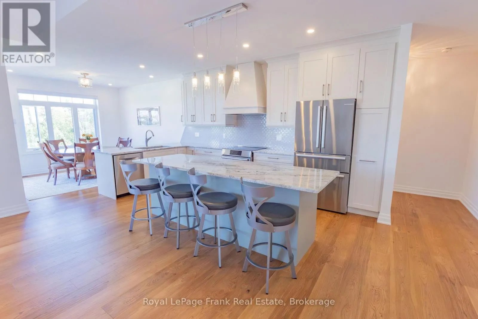 43 LAKEVIEW CRESCENT