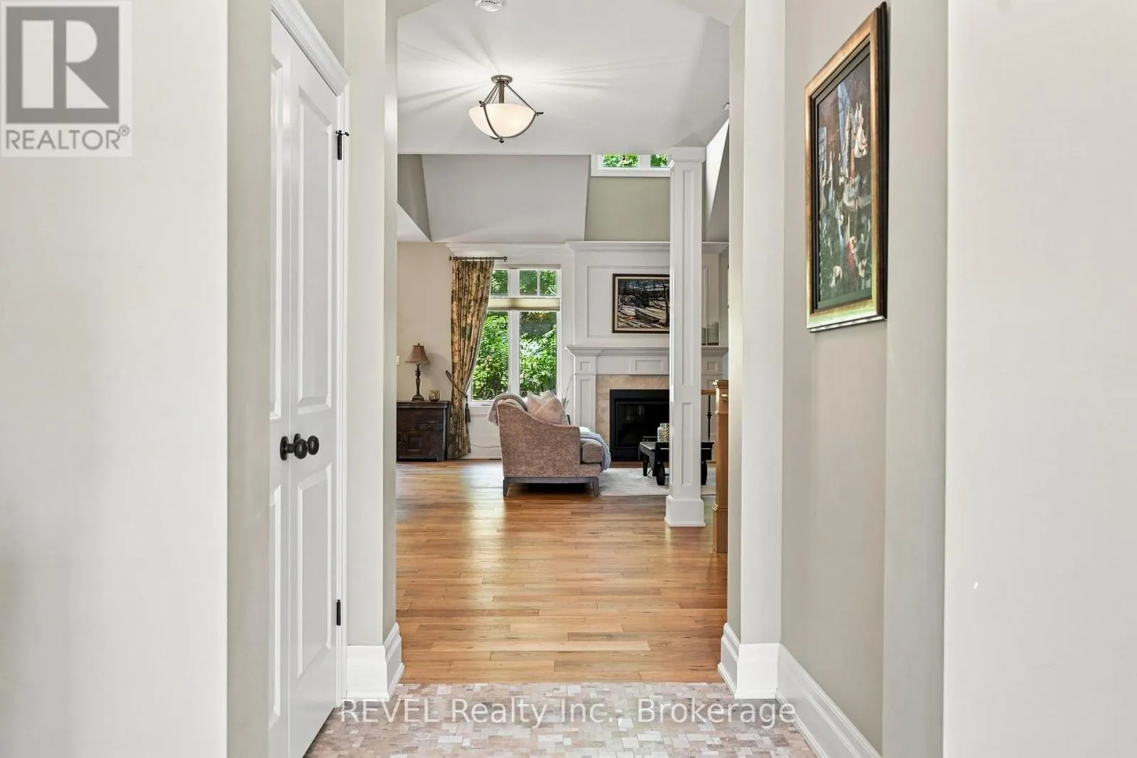 10 EVERGREEN LANE
