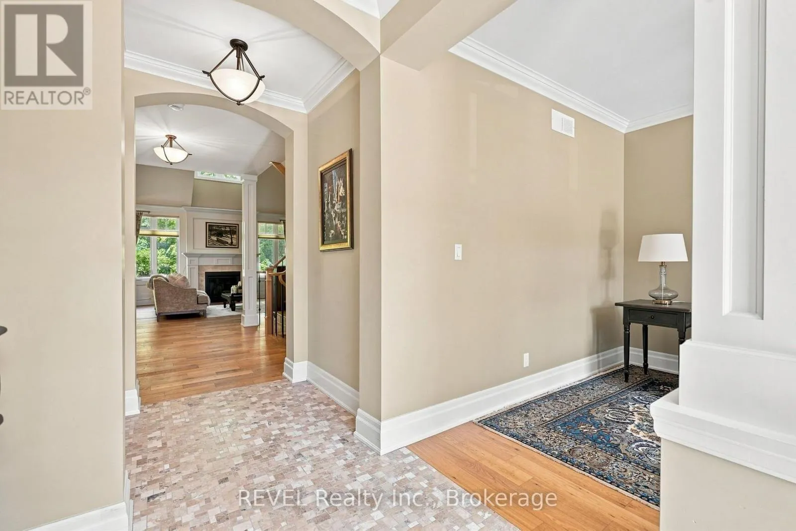 10 EVERGREEN LANE