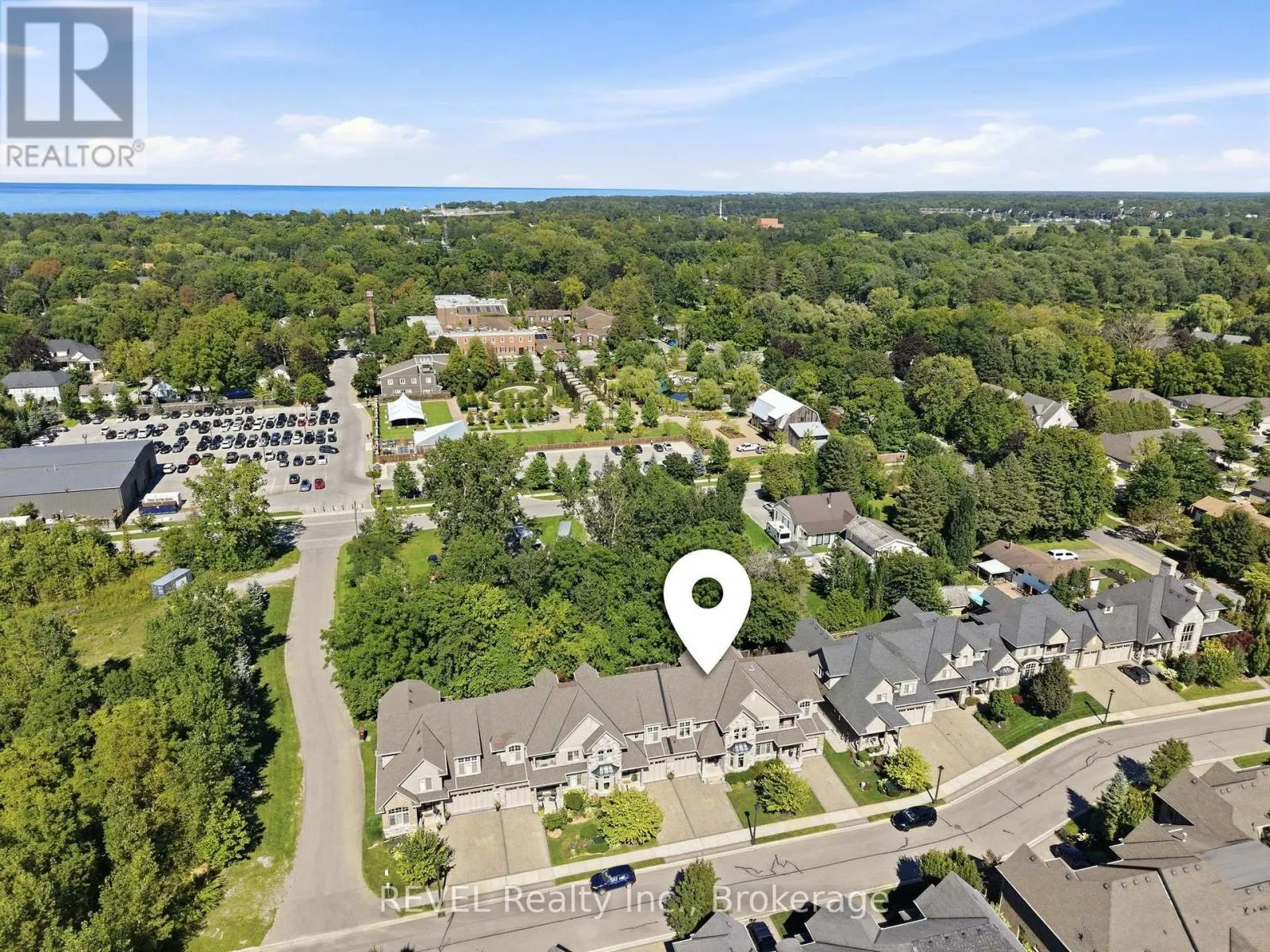10 EVERGREEN LANE