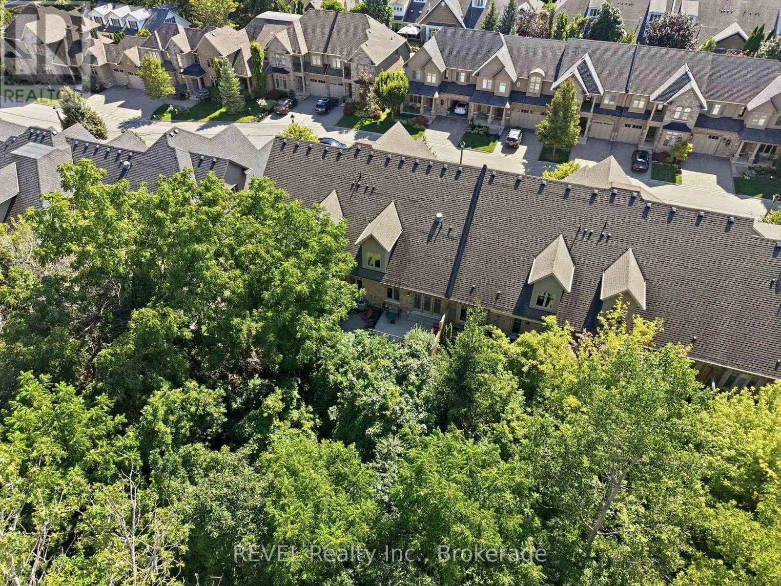 10 EVERGREEN LANE