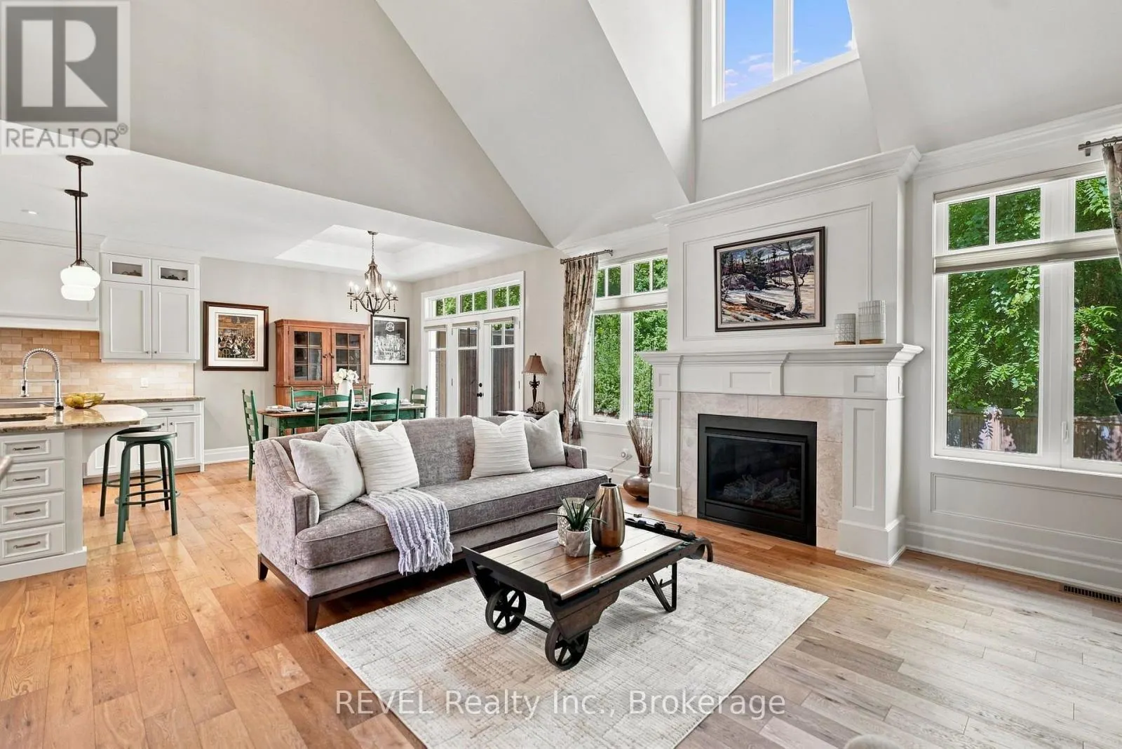 10 EVERGREEN LANE