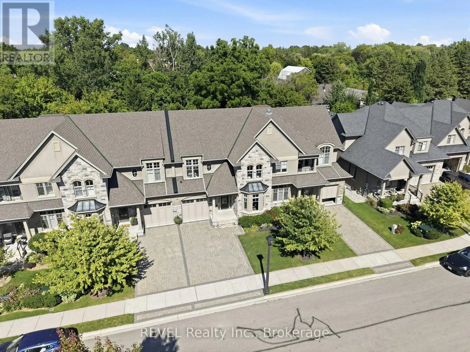 10 EVERGREEN LANE