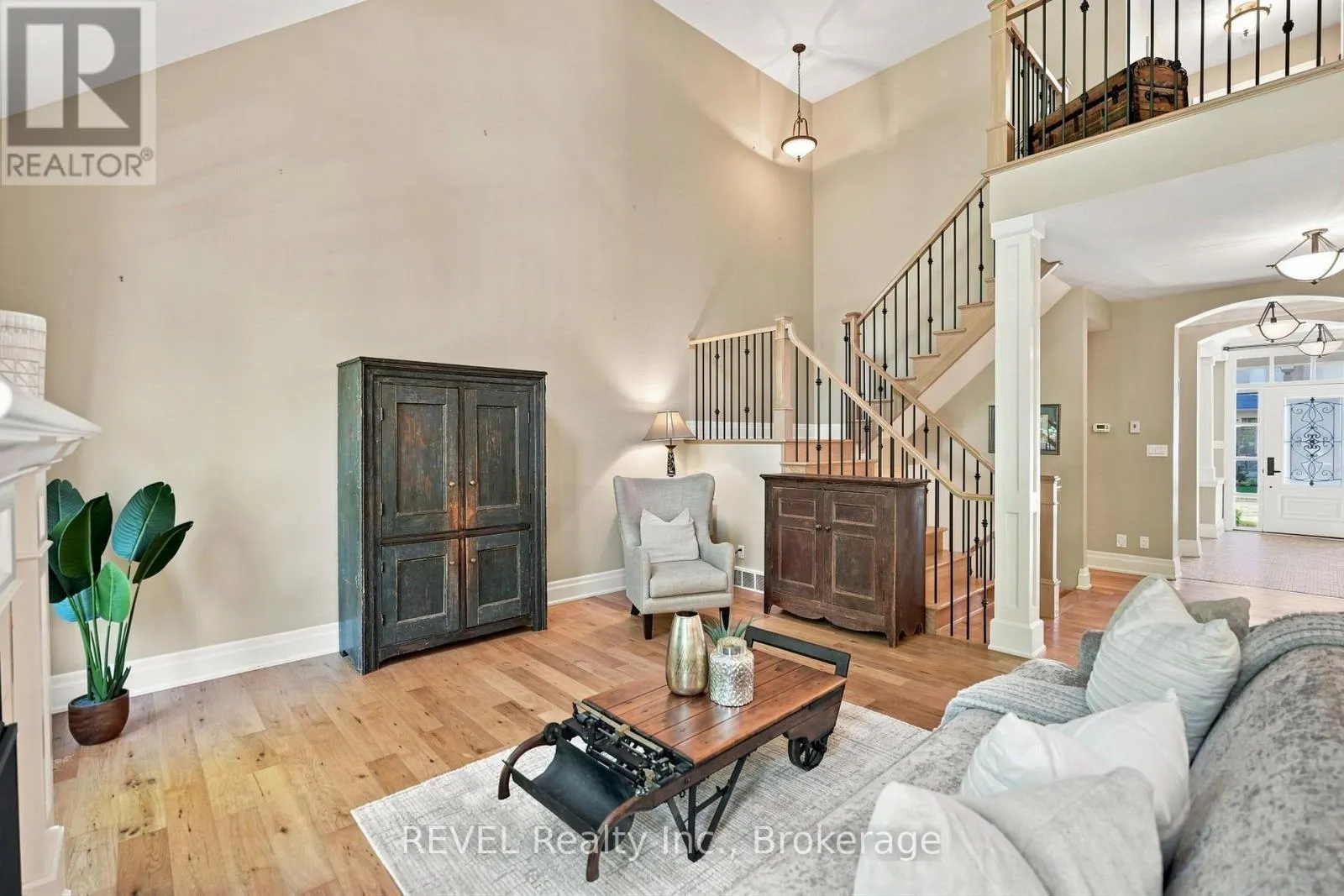 10 EVERGREEN LANE