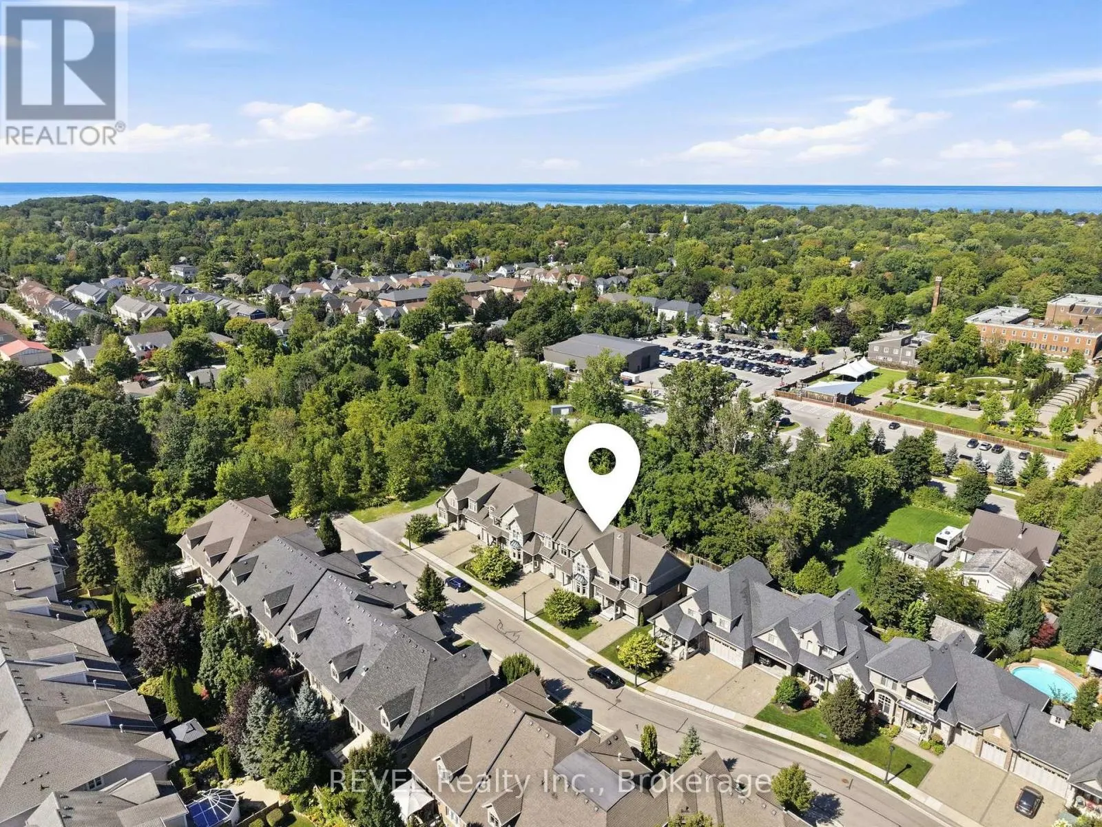 10 EVERGREEN LANE