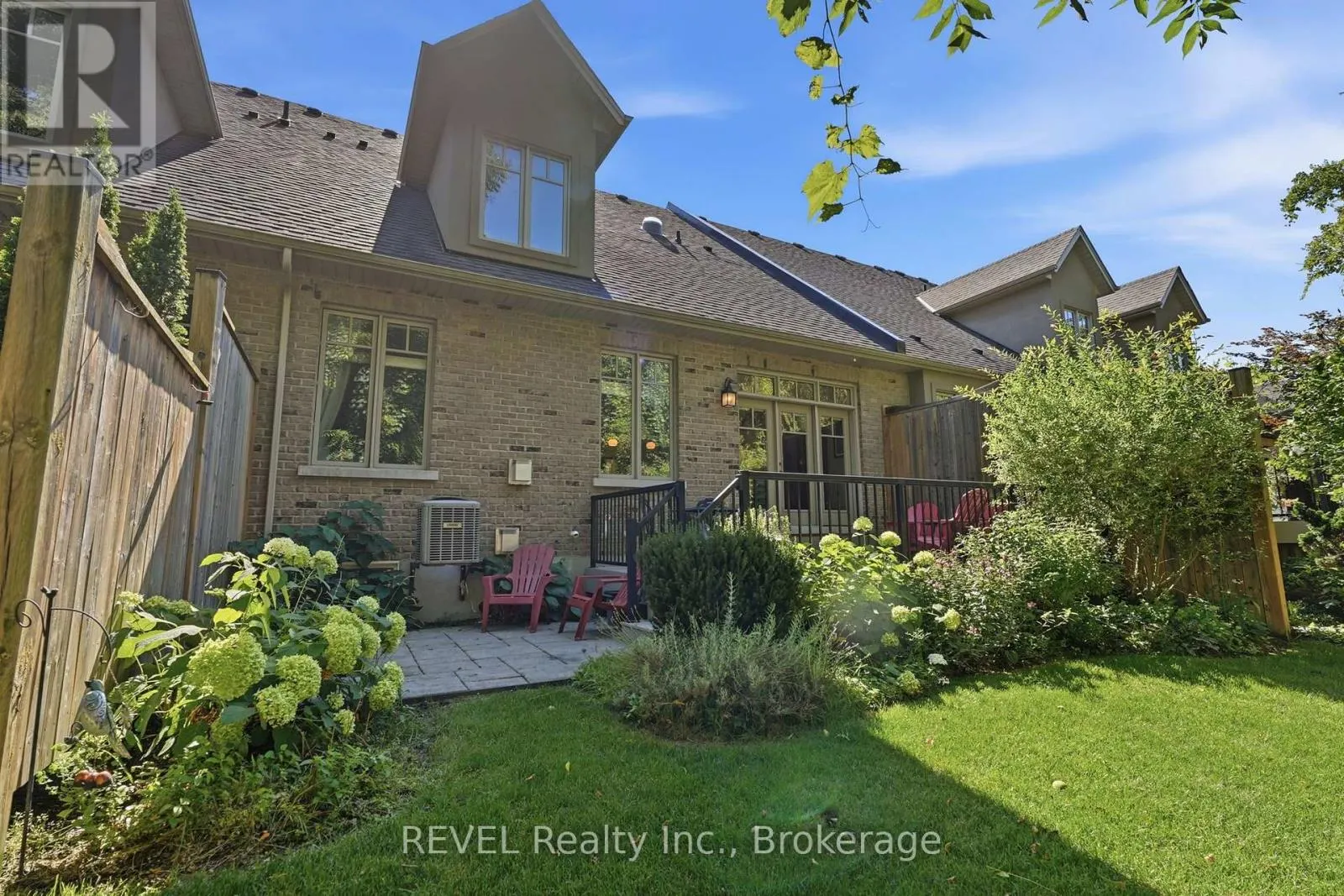 10 EVERGREEN LANE