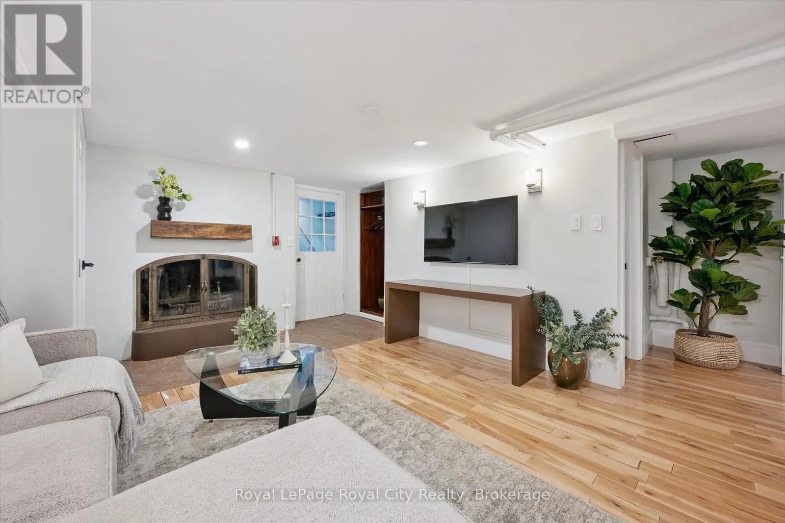 80 LONDON ROAD W