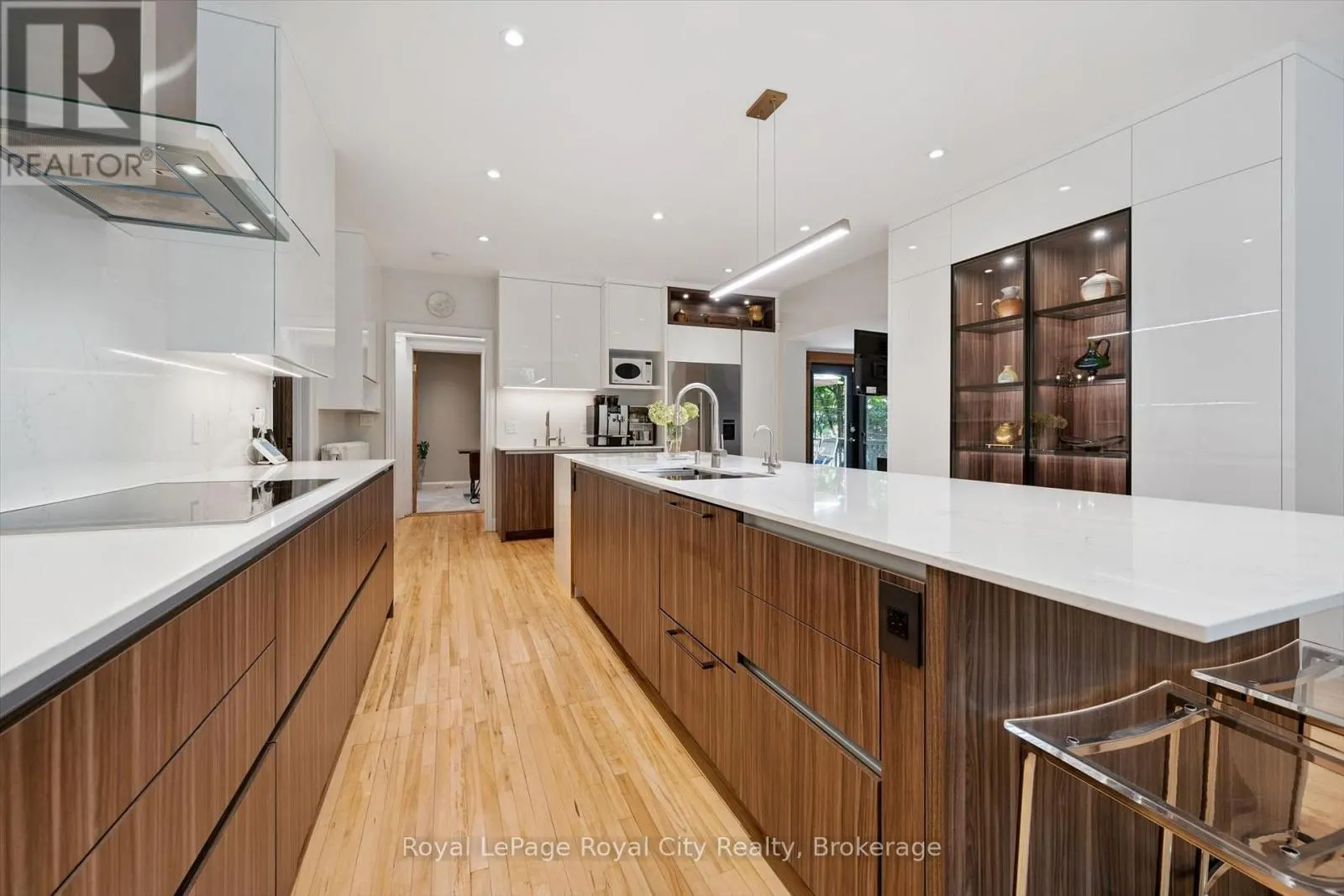 80 LONDON ROAD W