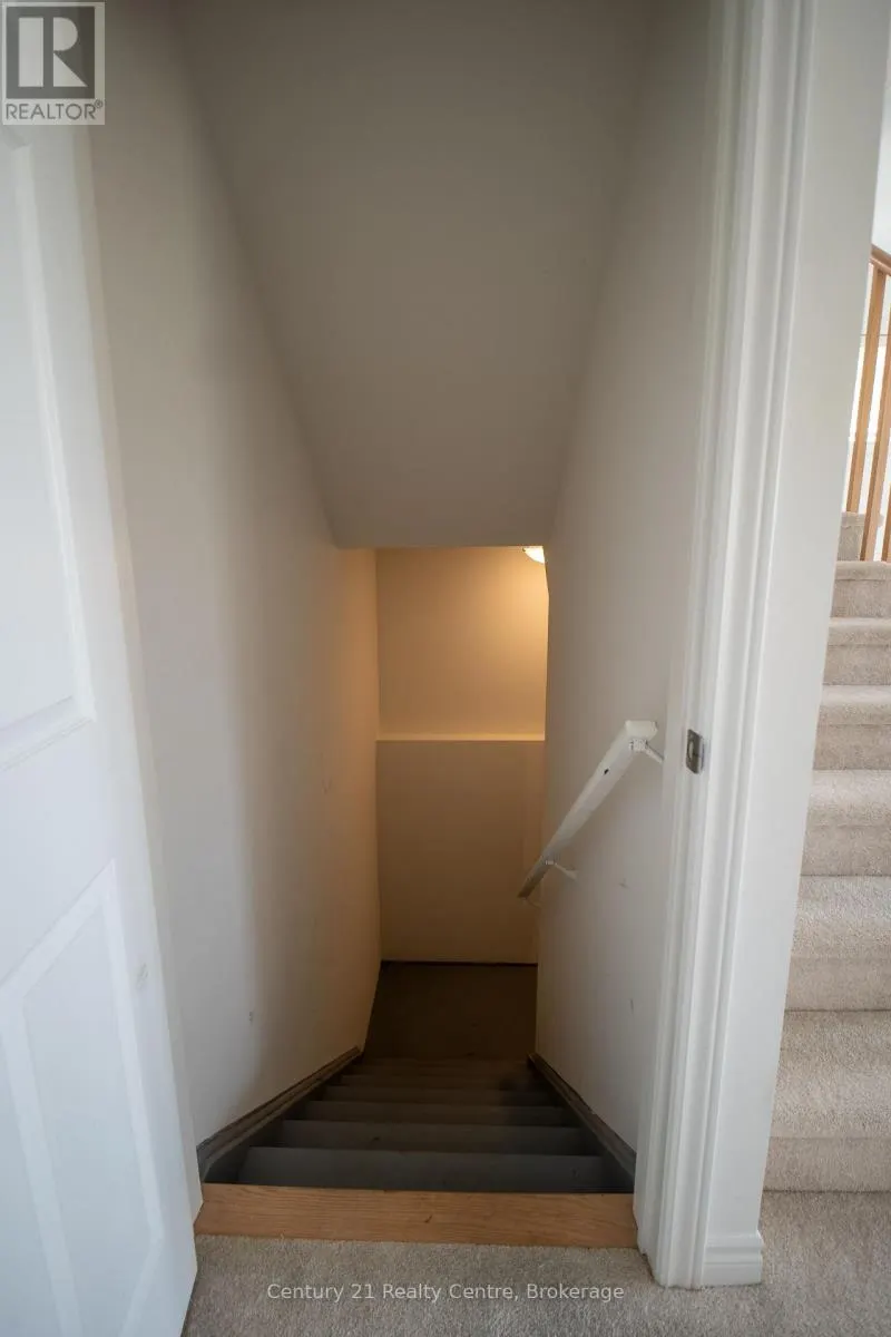 256 REA DRIVE