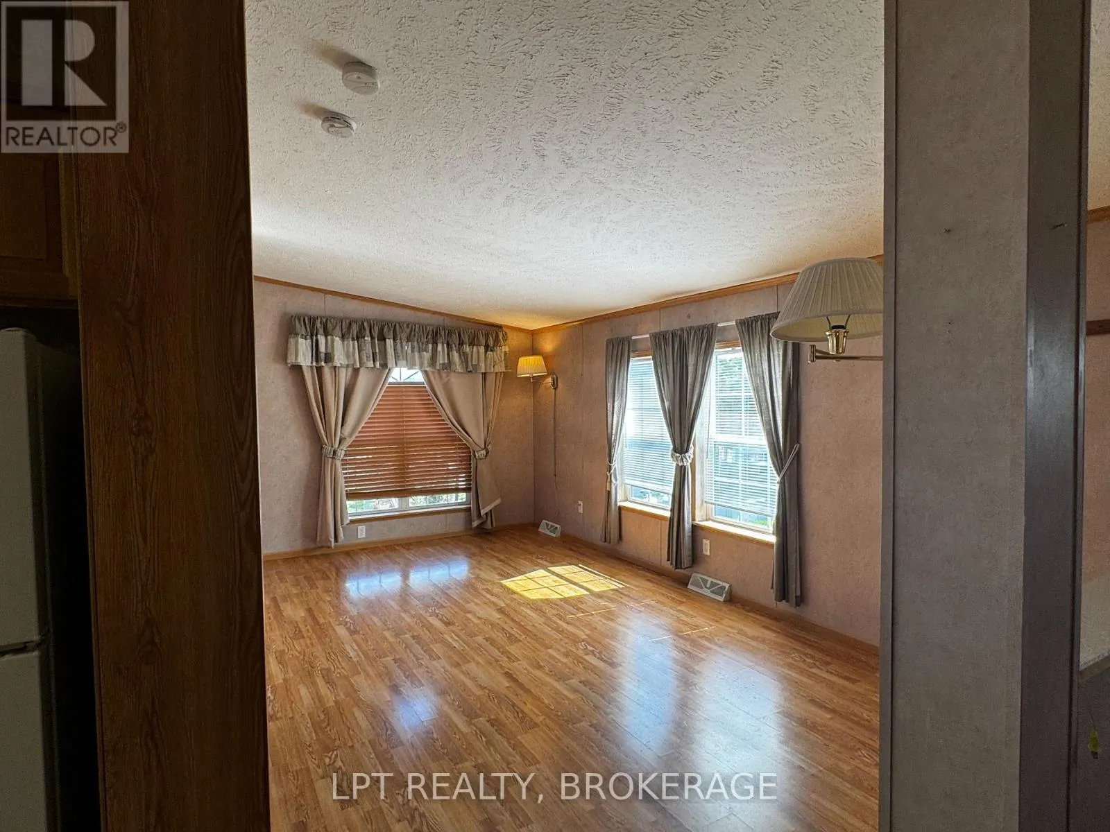 5 - 152 CONCESSION ROAD 11 W ROAD #5