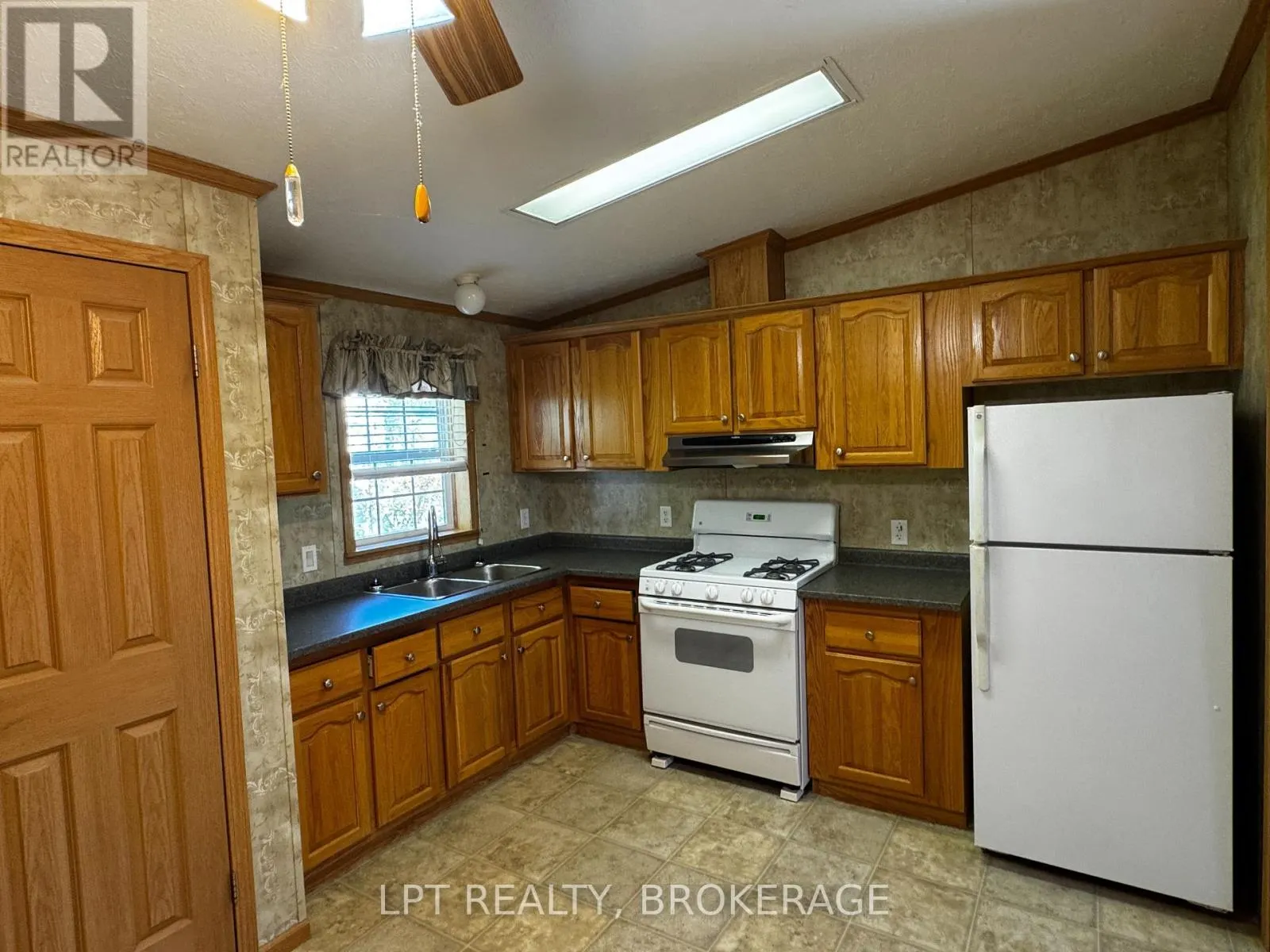 5 - 152 CONCESSION ROAD 11 W ROAD #5