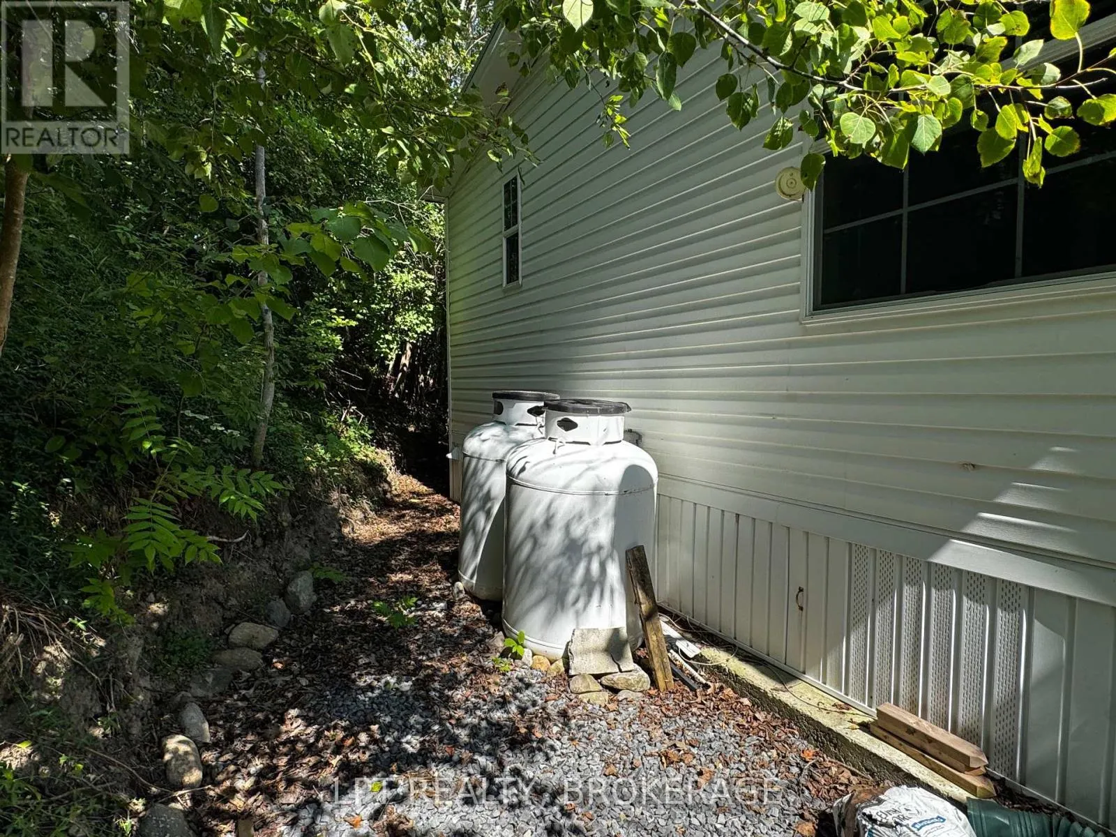 5 - 152 CONCESSION ROAD 11 W ROAD #5