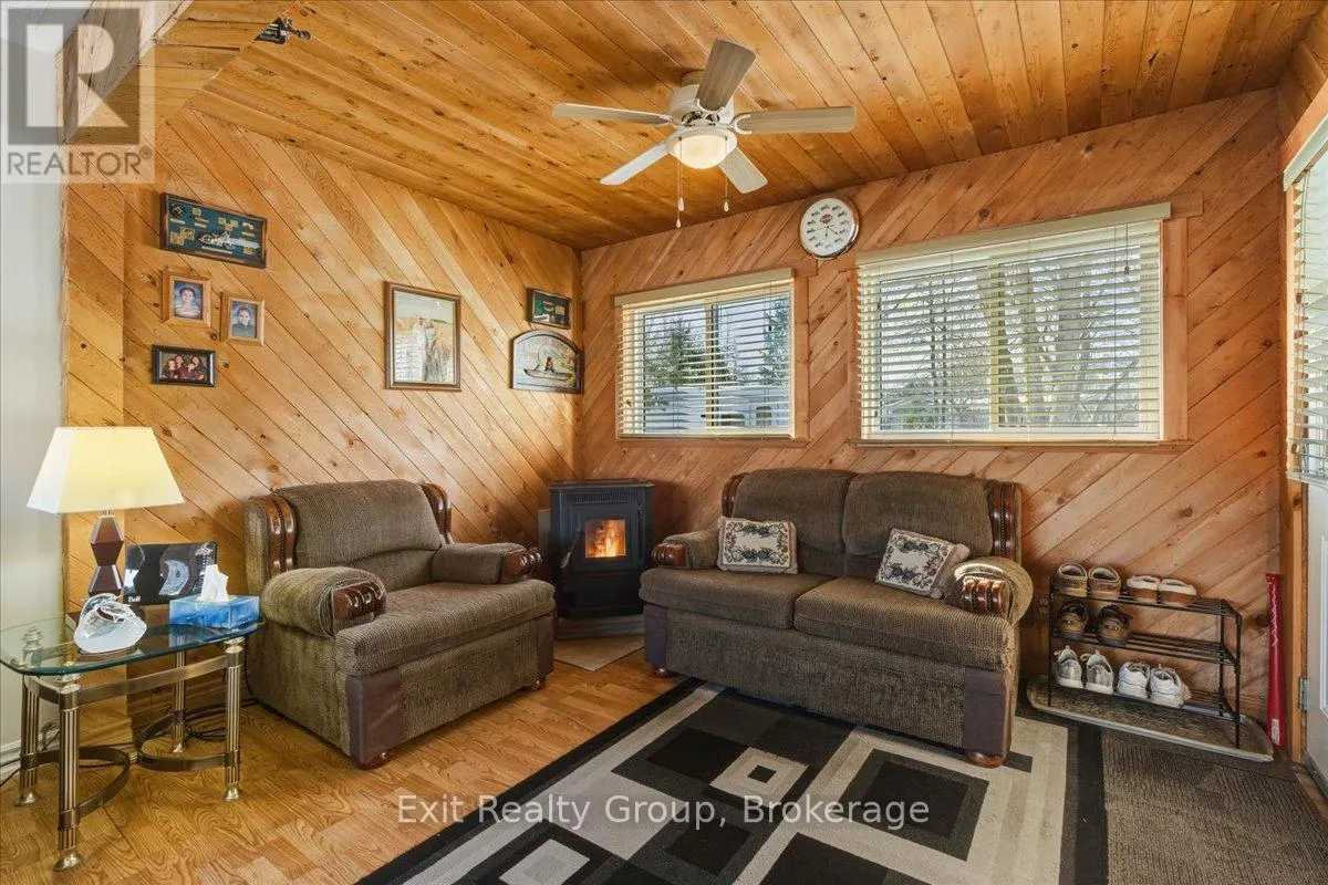 33 WILLOW POINT ROAD