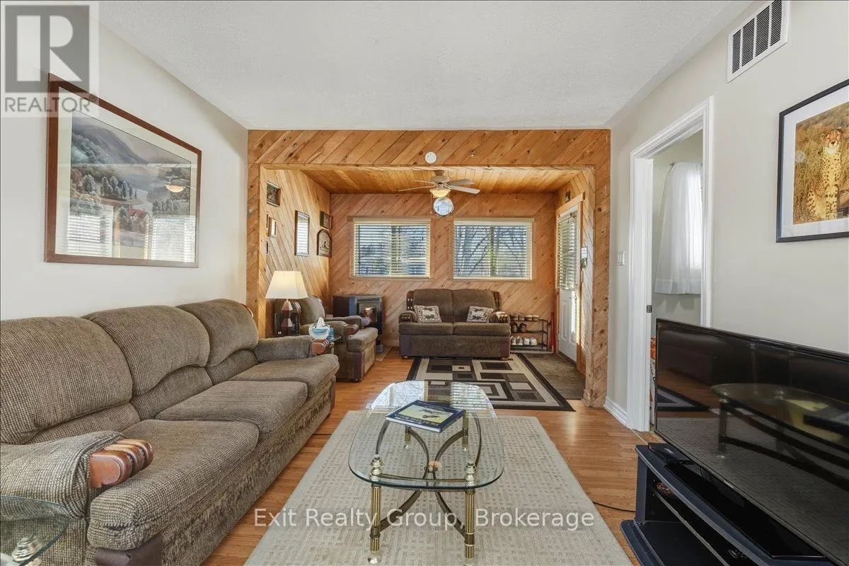 33 WILLOW POINT ROAD