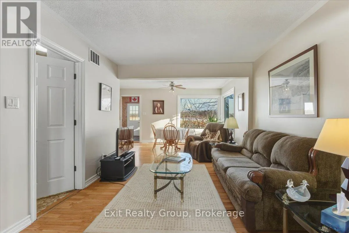 33 WILLOW POINT ROAD